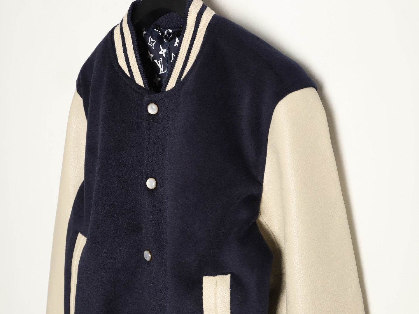 l0vis Vvtt0n coats