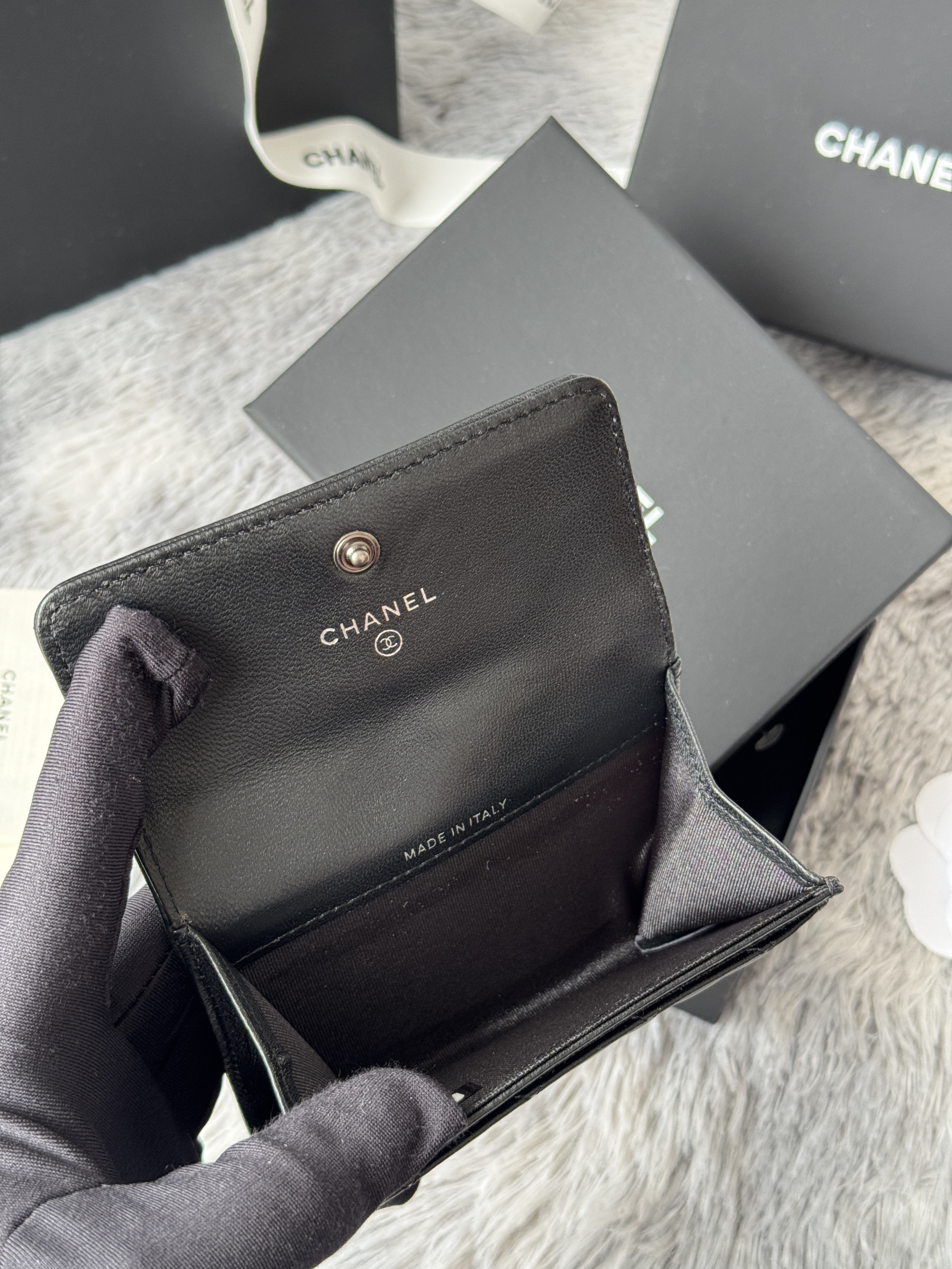 Chanel BOY CHANEL Flap Card Holder A80603 7.5x11.3x2.1cm