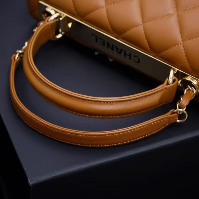 CHANEL FLAP BAG WITH TOP HANDLE 17x25x12cm