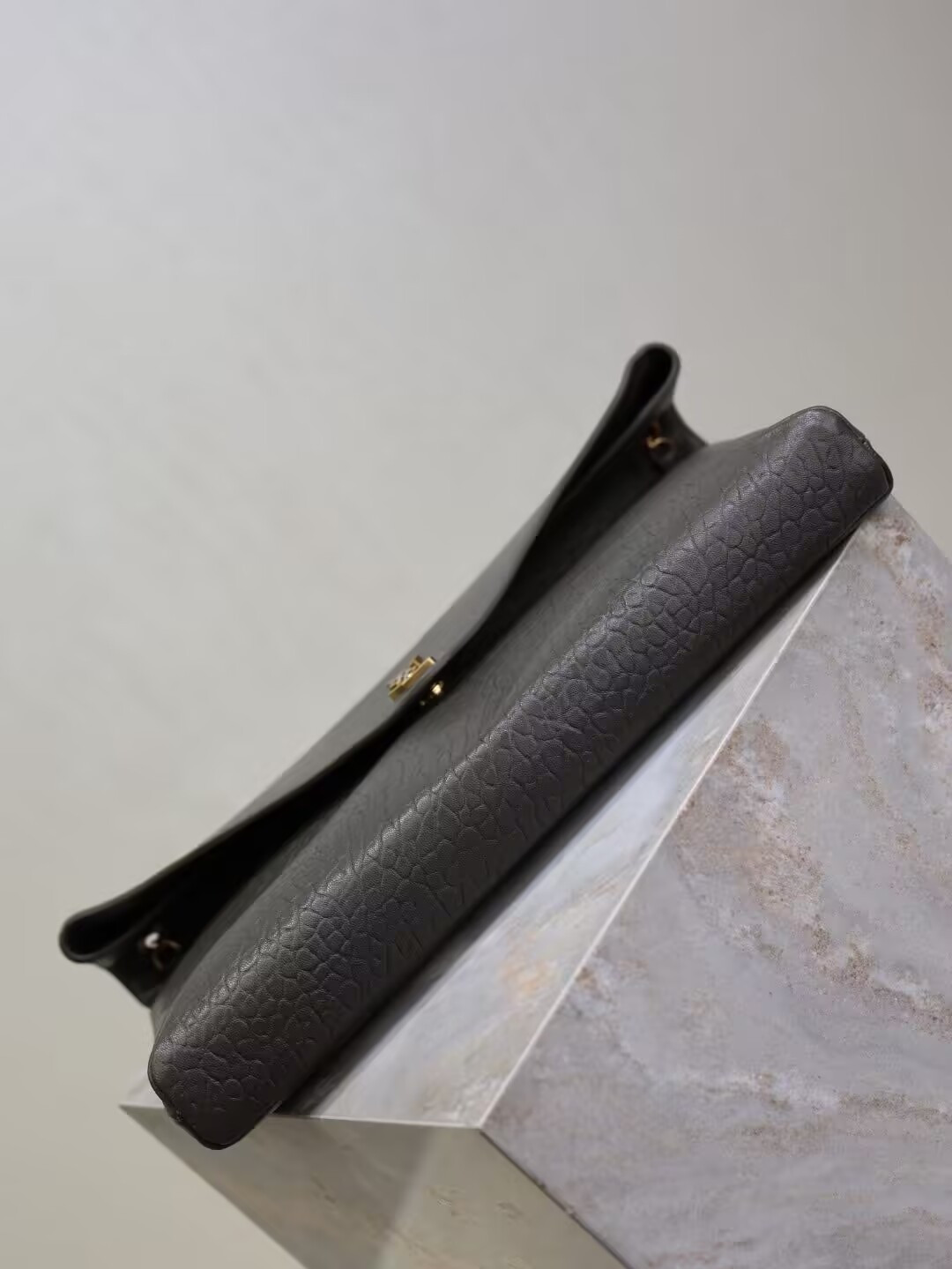 YSL CASSANDRE Pouch on Chain 35x22x3-4.2cm