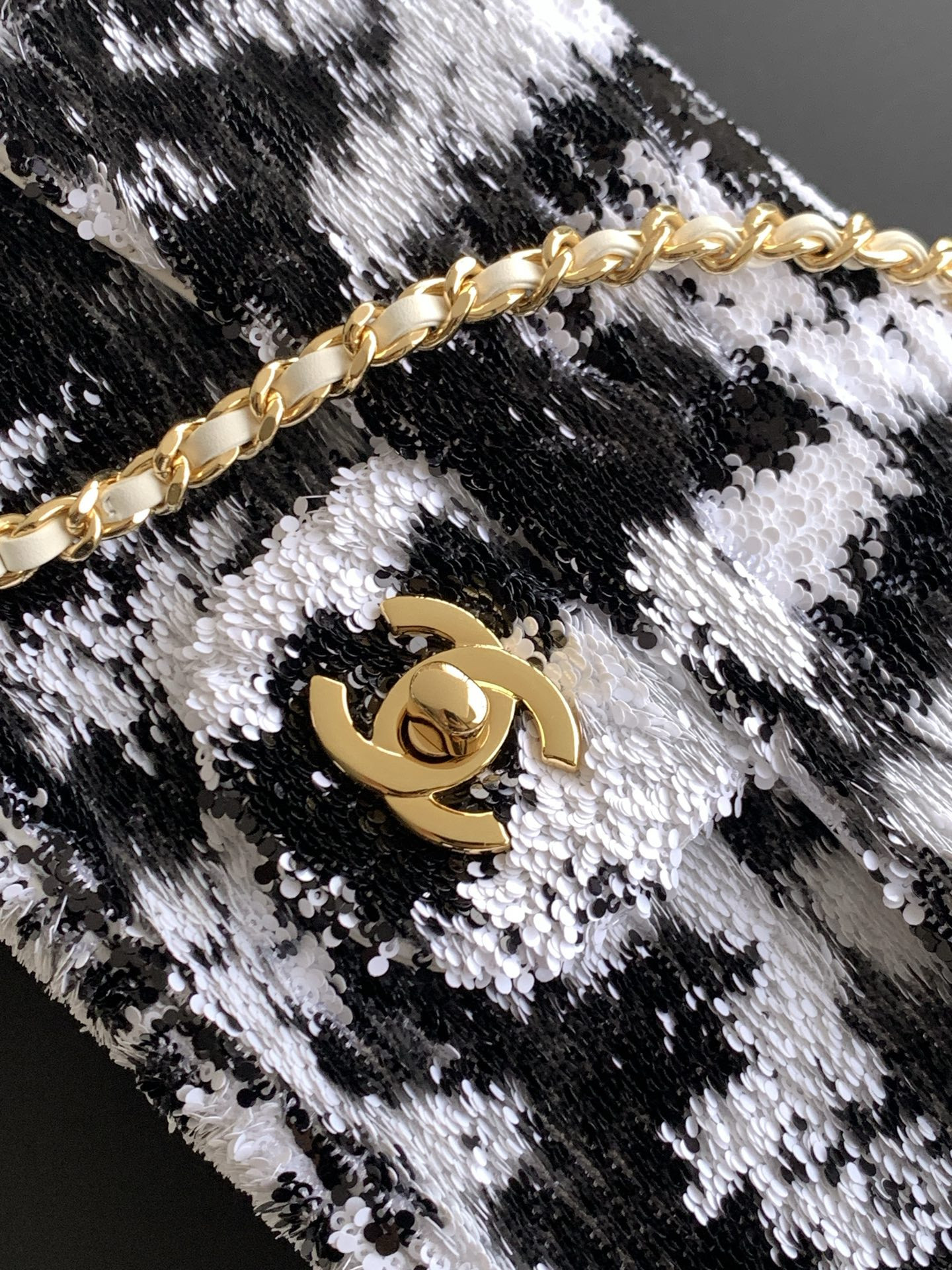 Chanel Flap Bag AS4418 14x21x8cm