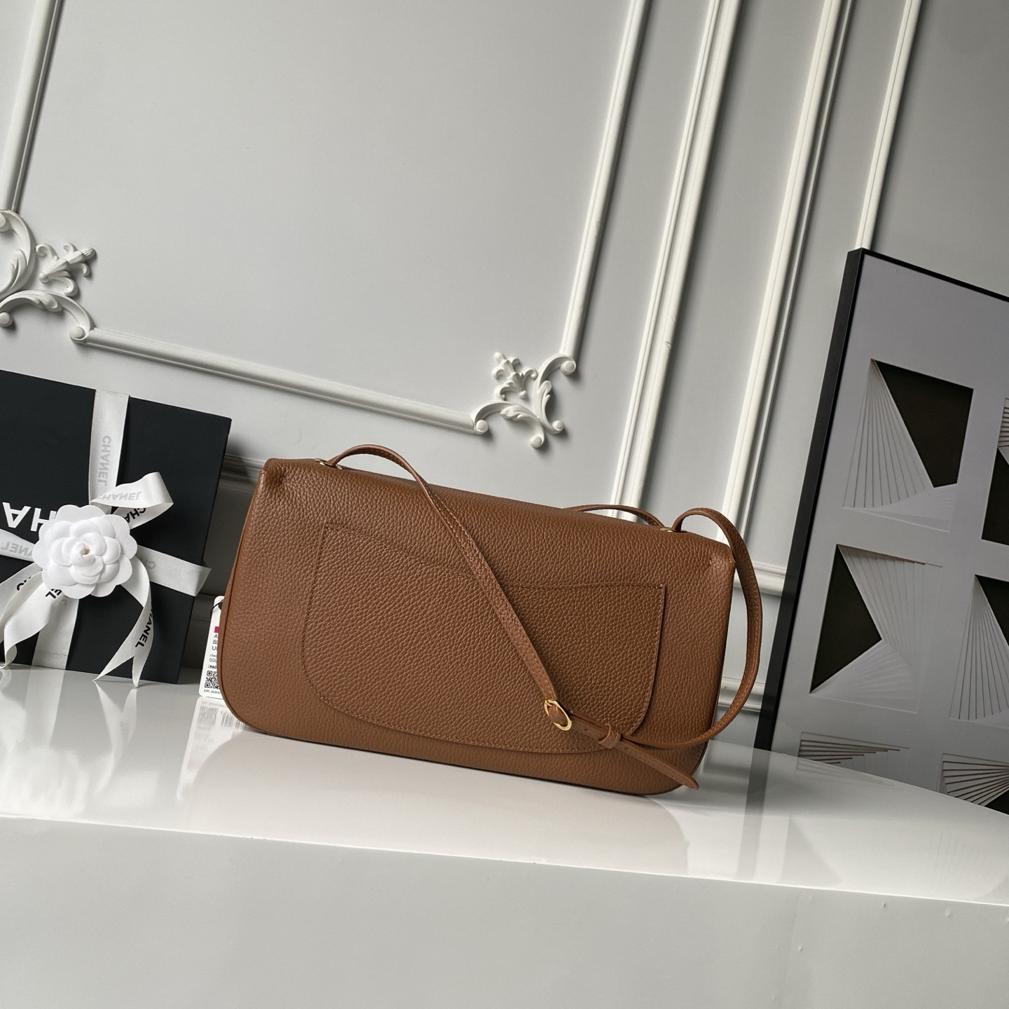 Chanel Maxi Flapbag Gold hardware AS6231 19.5x32x10cm