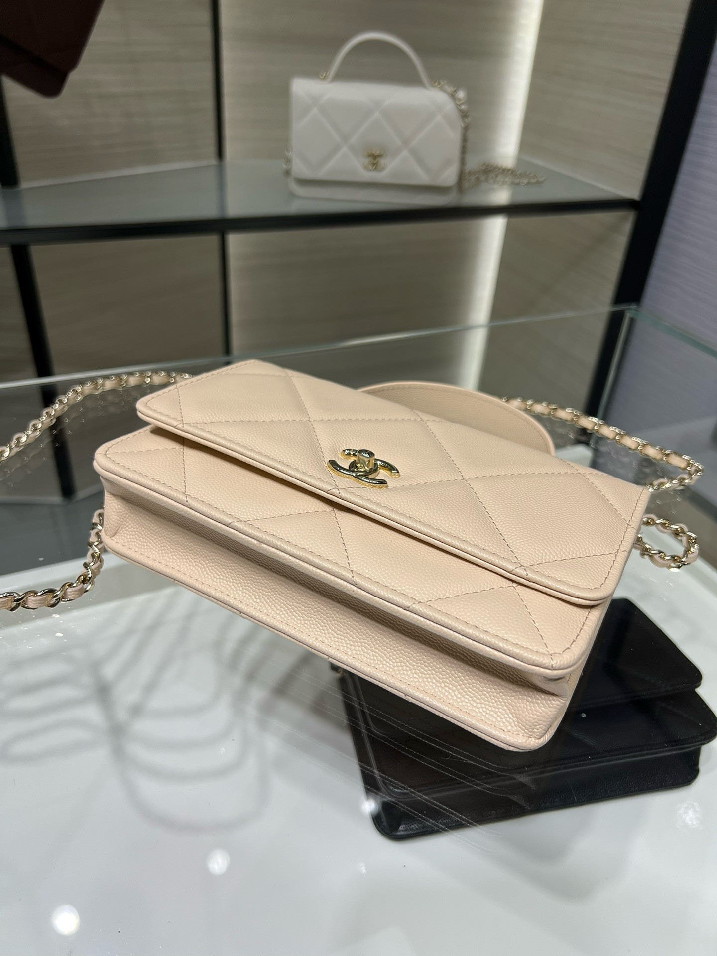 Chanel FLAP BAG WITH TOP HANDLE 19x12x3.5cm