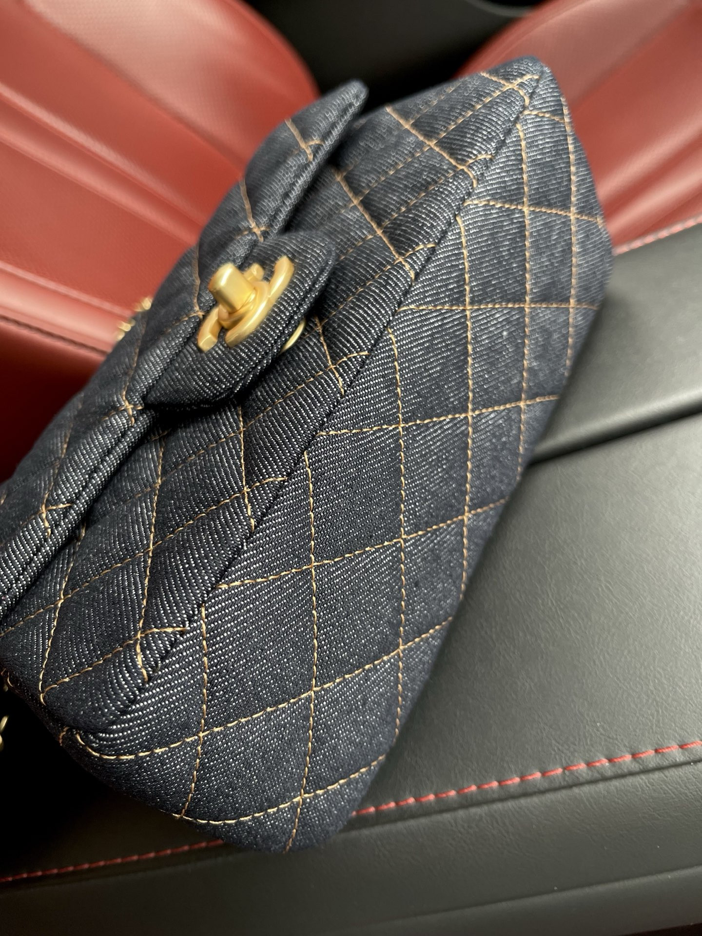 Chanel Mini Classic Handbag A69900 12x20x6cm