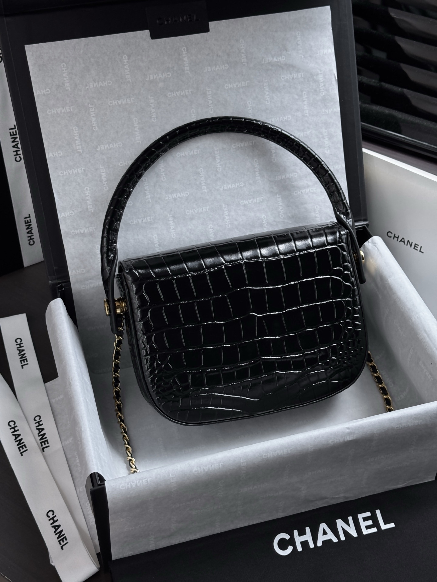Chanel Mini Flap Bag With Handle AS6424 14.5x19.5x5cm