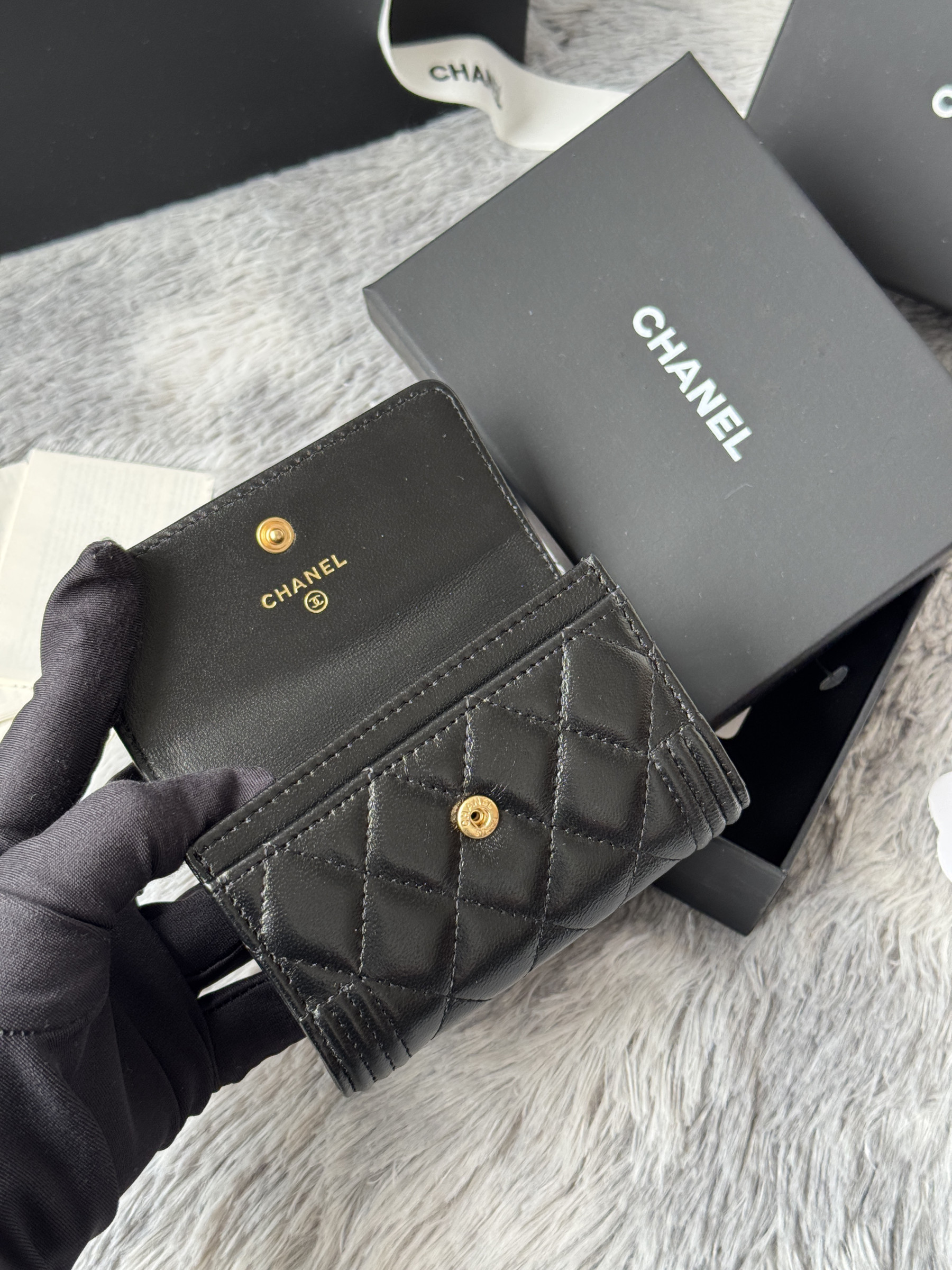 Chanel BOY CHANEL Flap Card Holder A80603 7.5x11.3x2.1cm