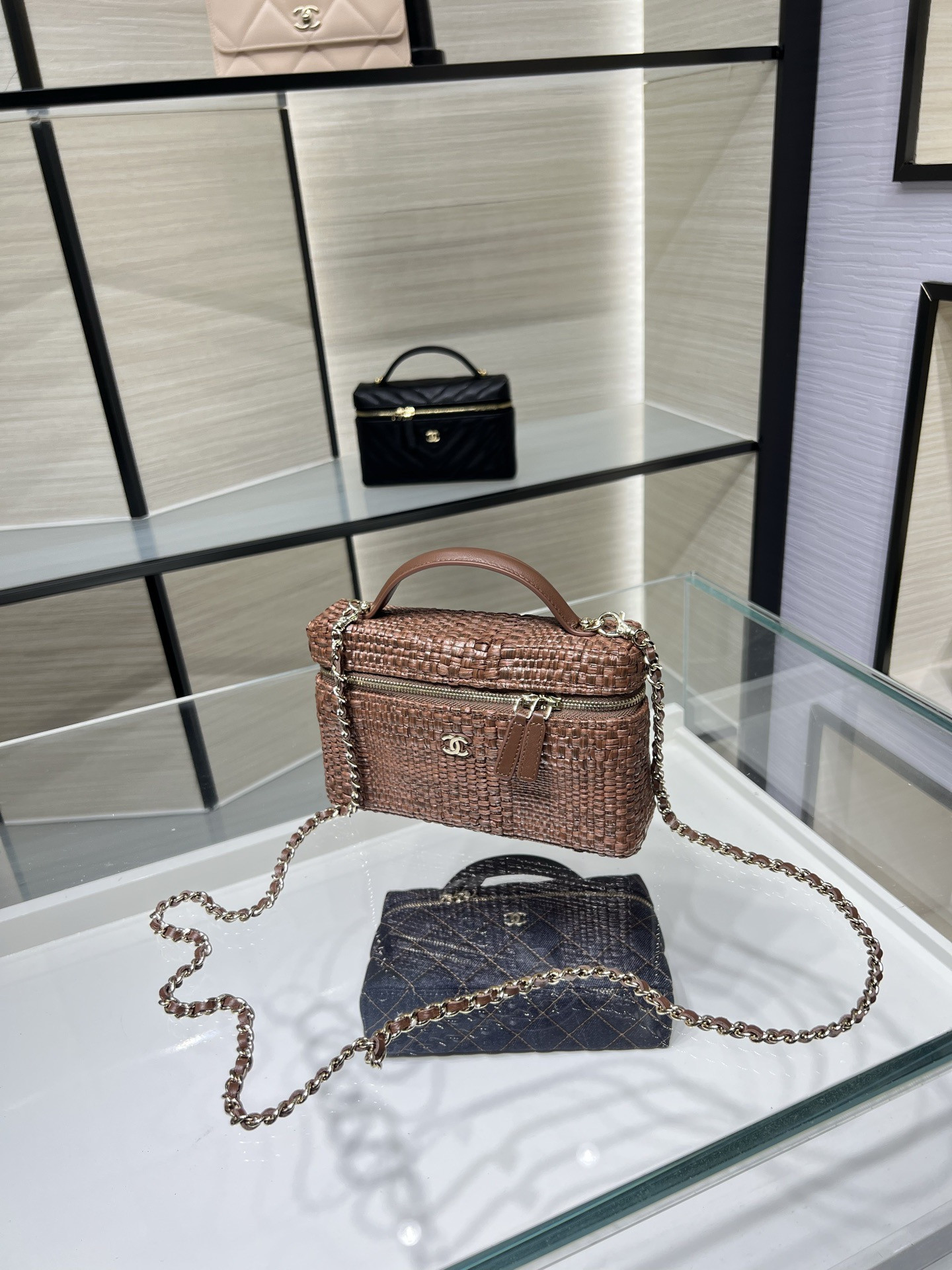 Chanel Classic Vanity with Chain AP4385 17x19.5x5cm