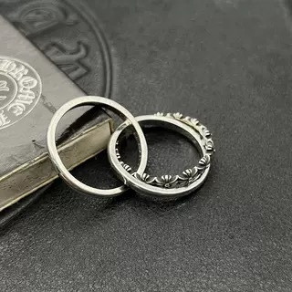 Ch*0me He**ts triple ring cross flower ring