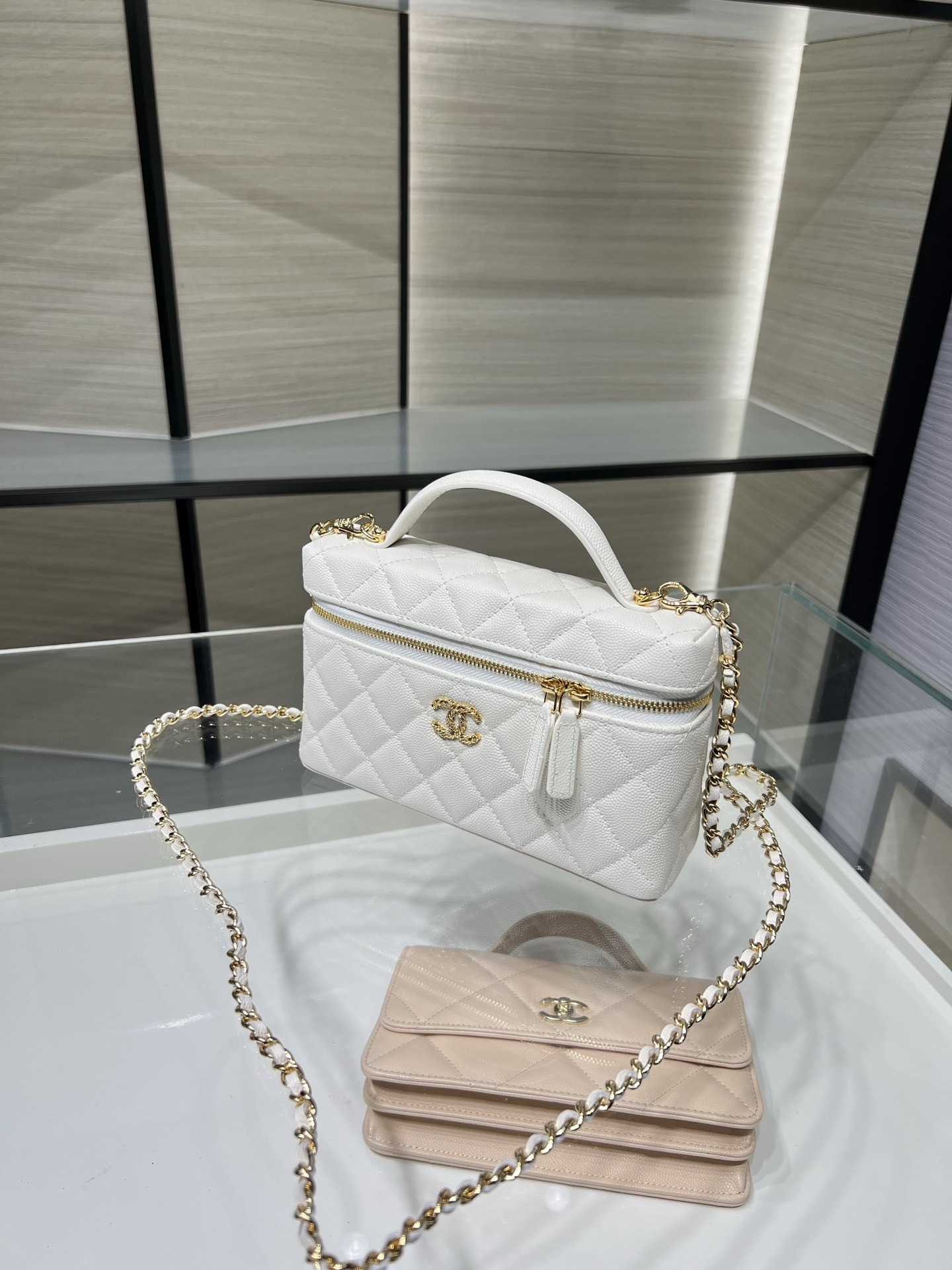 CHANEL Classic Vanity with chain Handbag AP5090 17x19.5x5cm