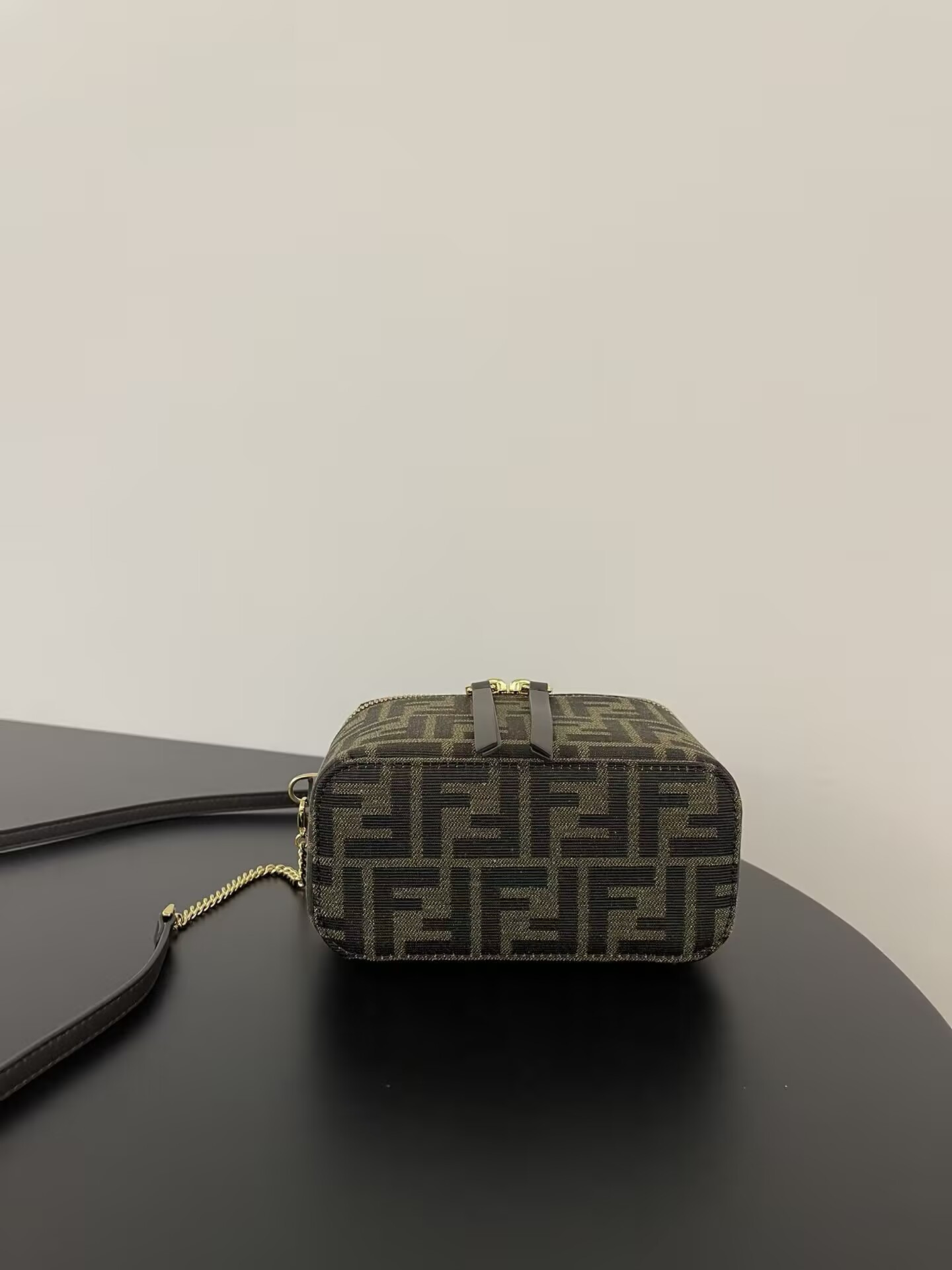 FENDI Vanity Mini Handbag 16x8x11cm