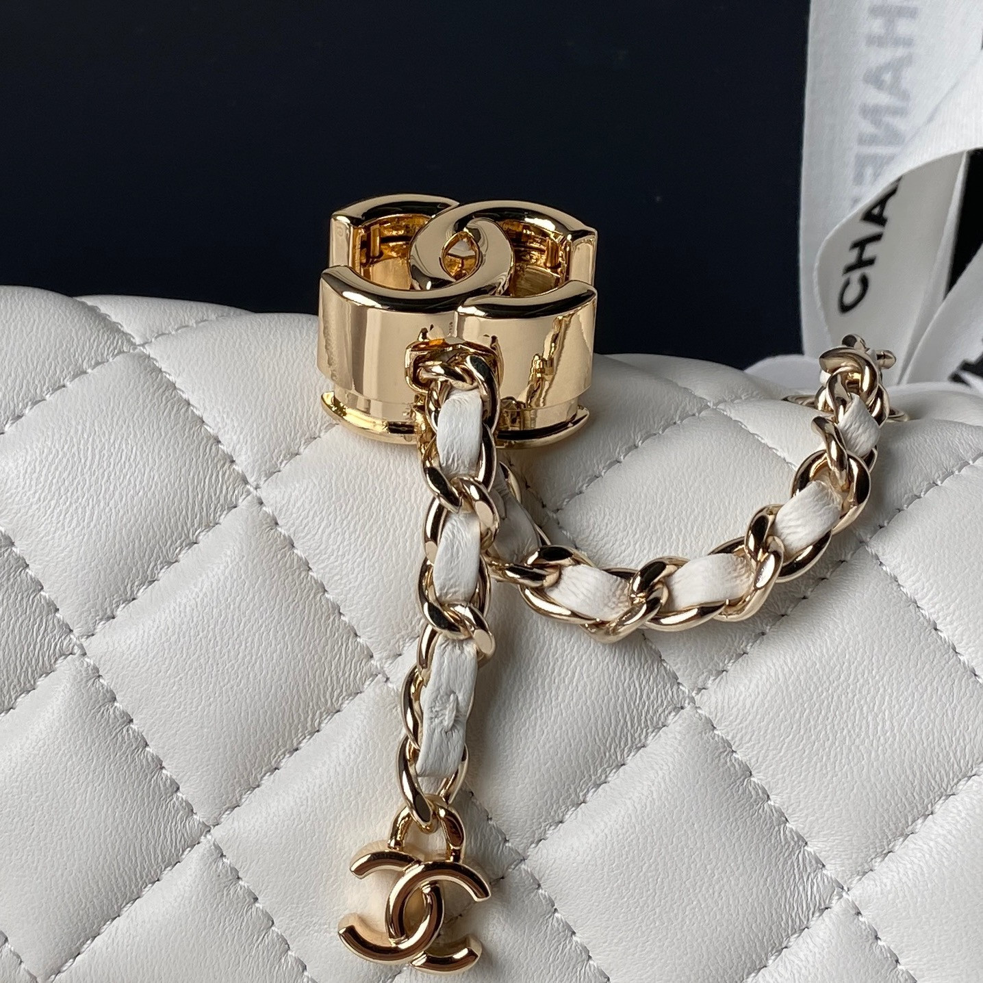 Chanel Classic Flap Handbag CF AS5759 20x13x7cm