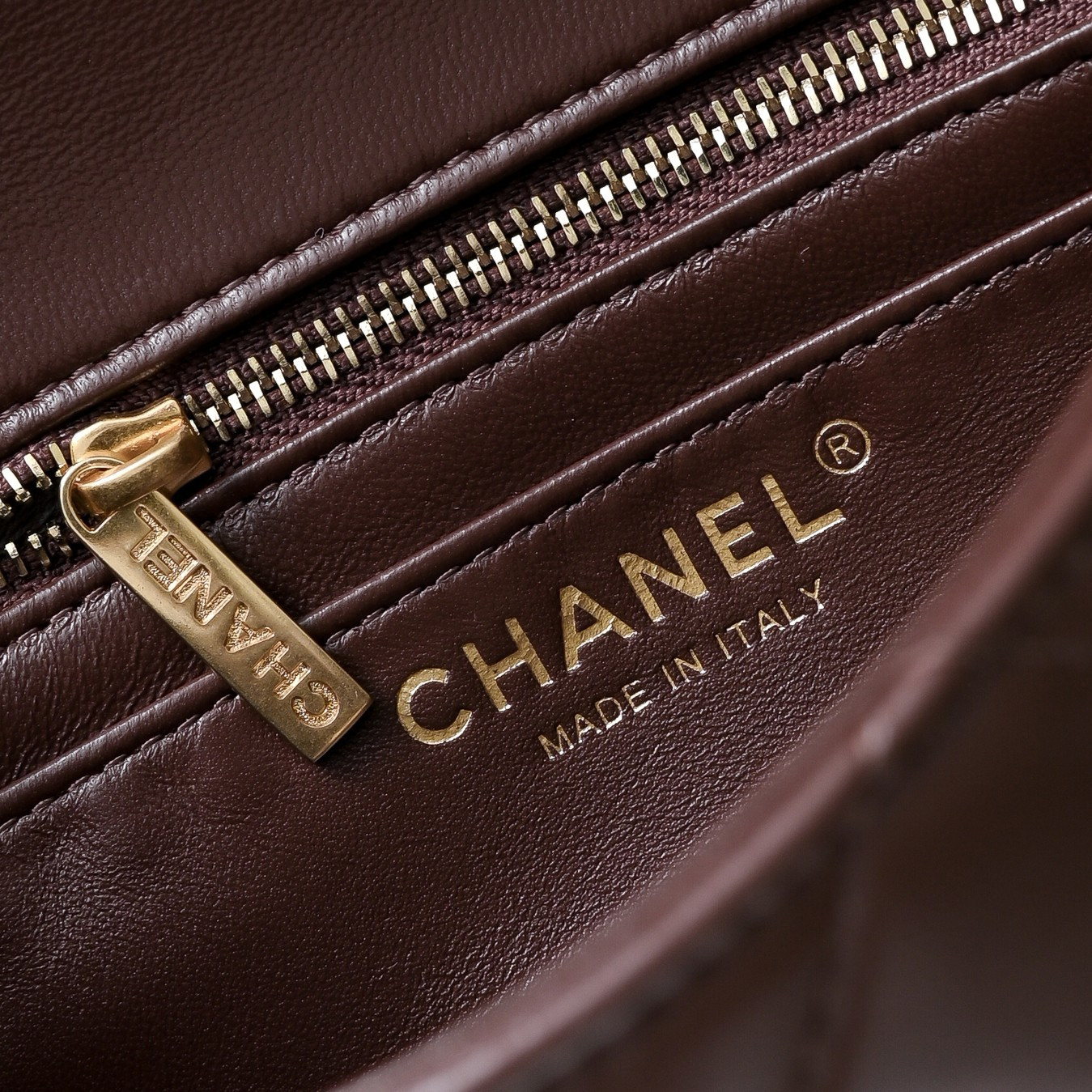 Chanel Flap Bag Brown AS1787 20x13x7cm