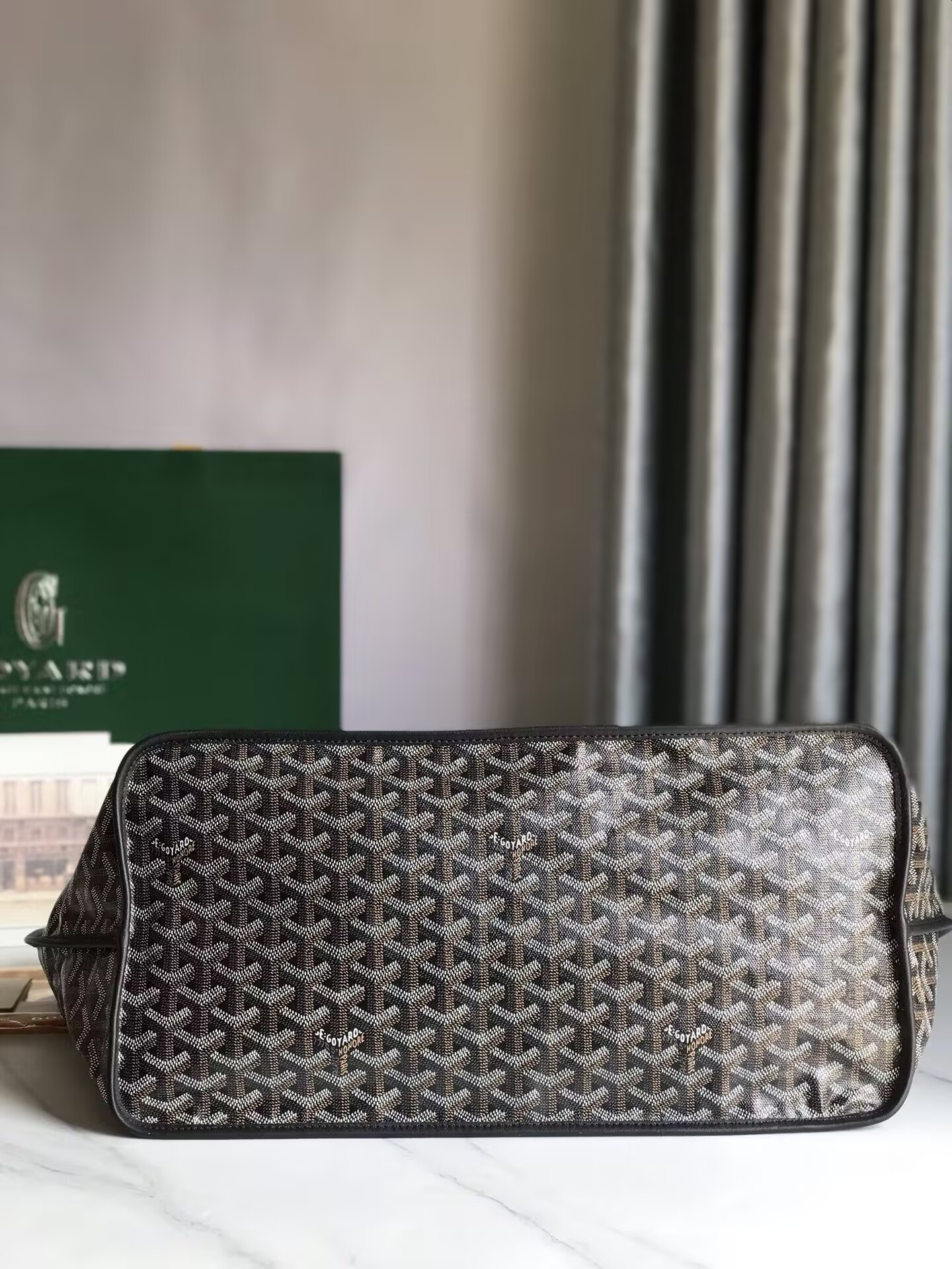 Goyard Anjou GM Bag 39x32x19cm