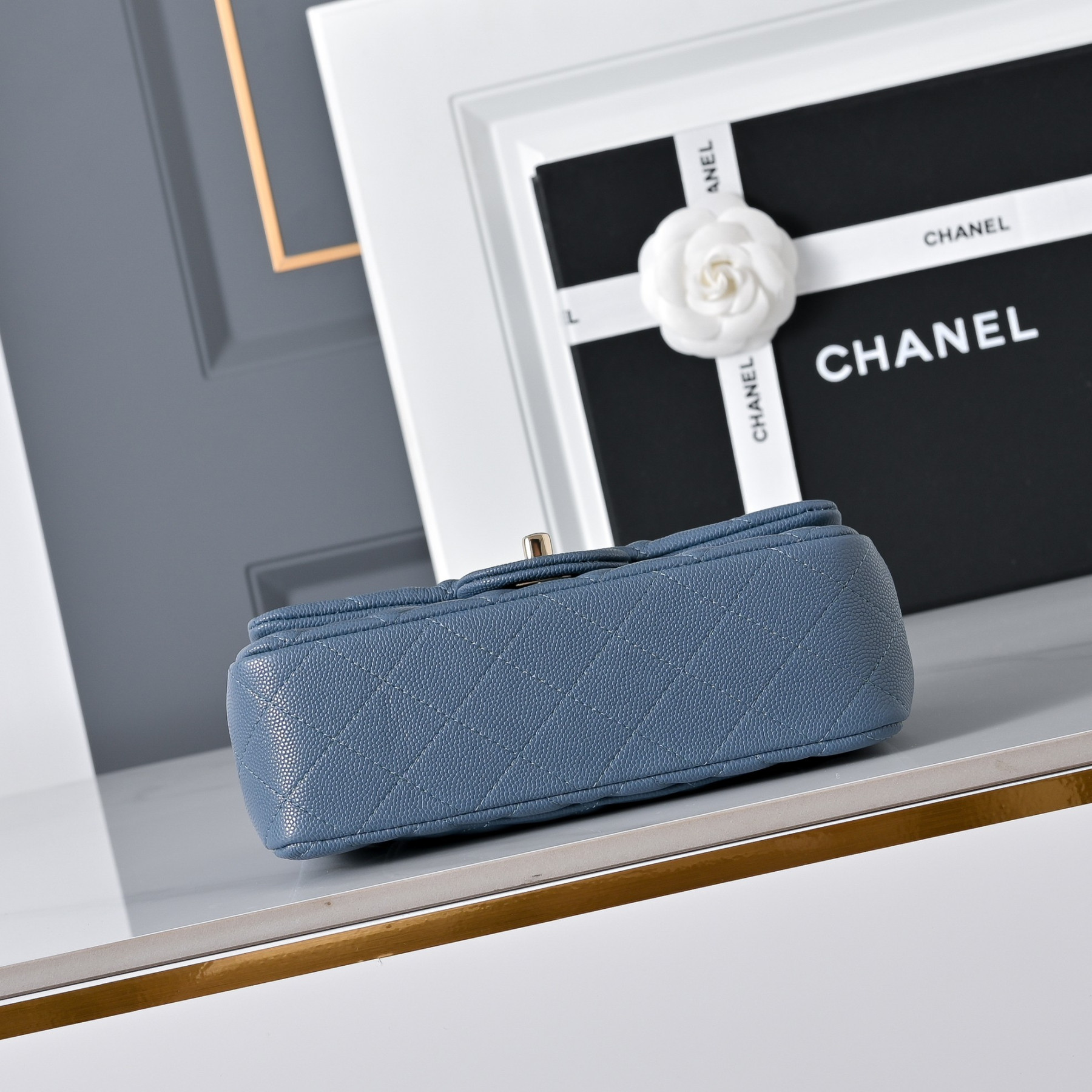 Chanel Mini Flap Bag A69900 20x12x6cm