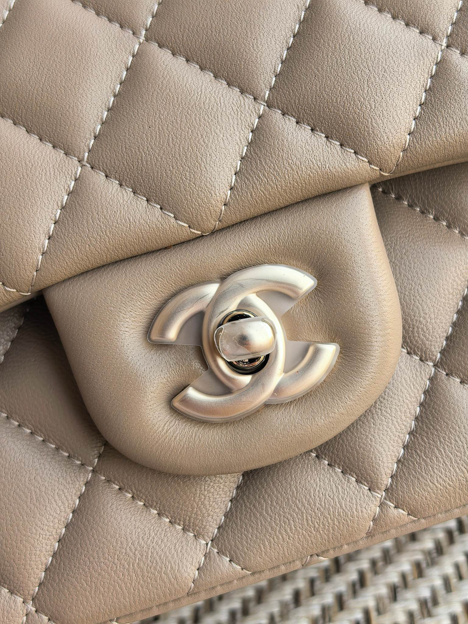 Chanel Classic Flap Bag Light gold hardware 15.5x25.5x6.5cm