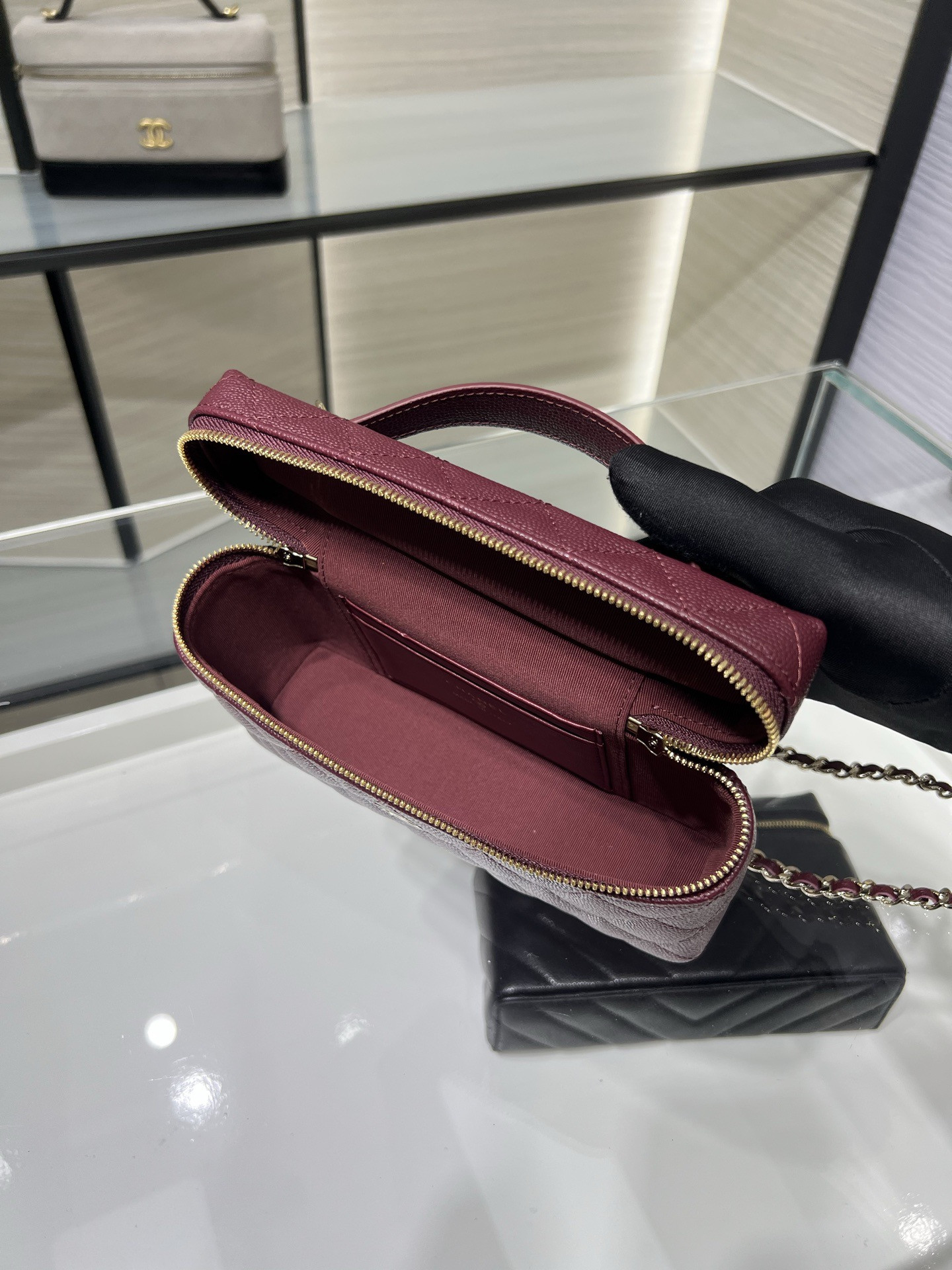 CHANEL Classic Vanity with chain Handbag AP4385 17x19.5x5cm
