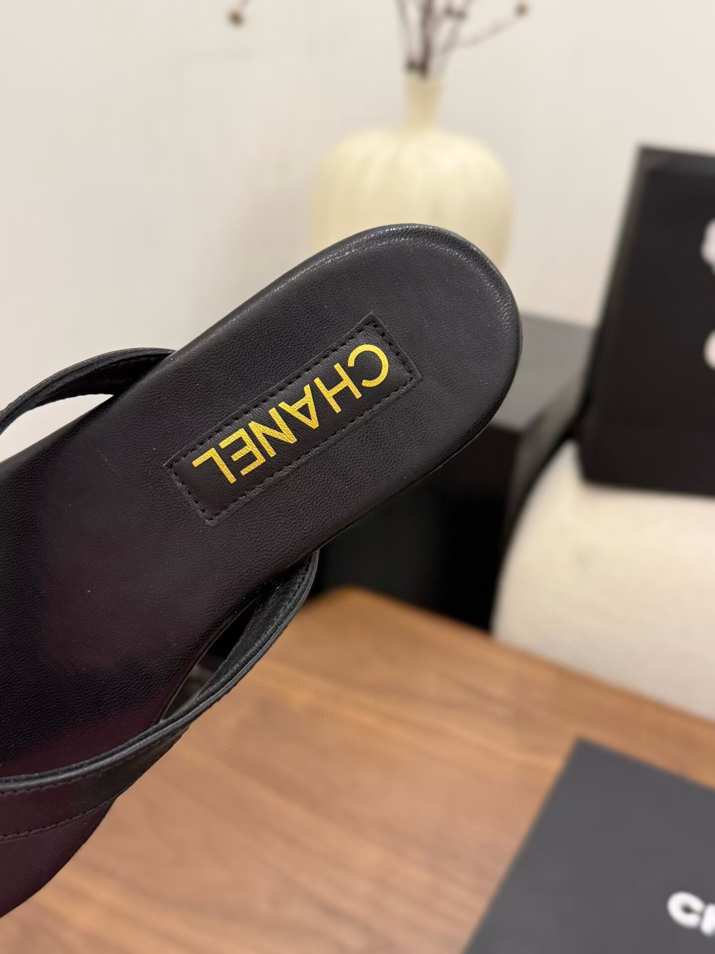 UA Chanel Slides