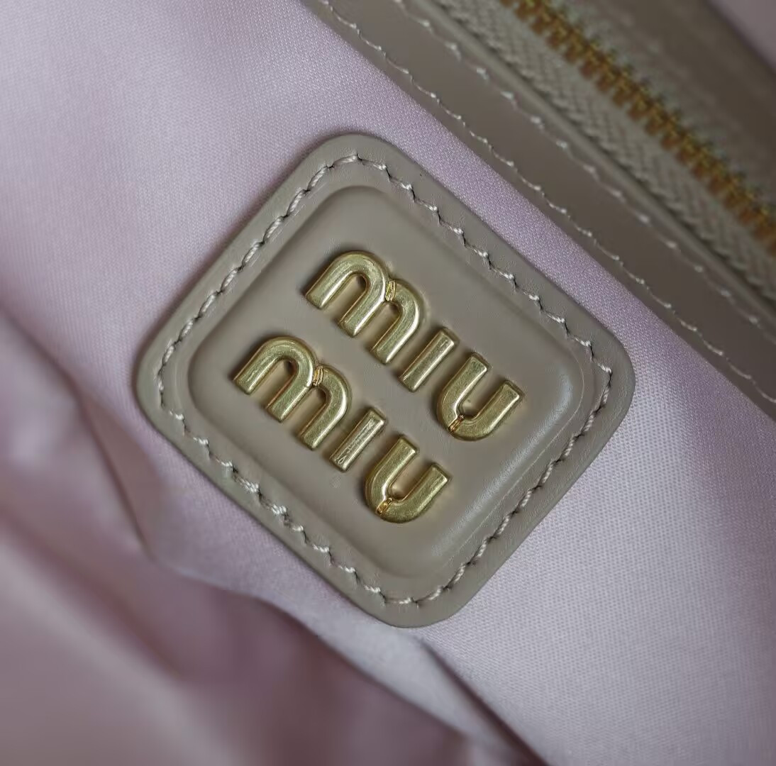 MIU MIU Arcadie leather bag 10.5x22x7.5cm
