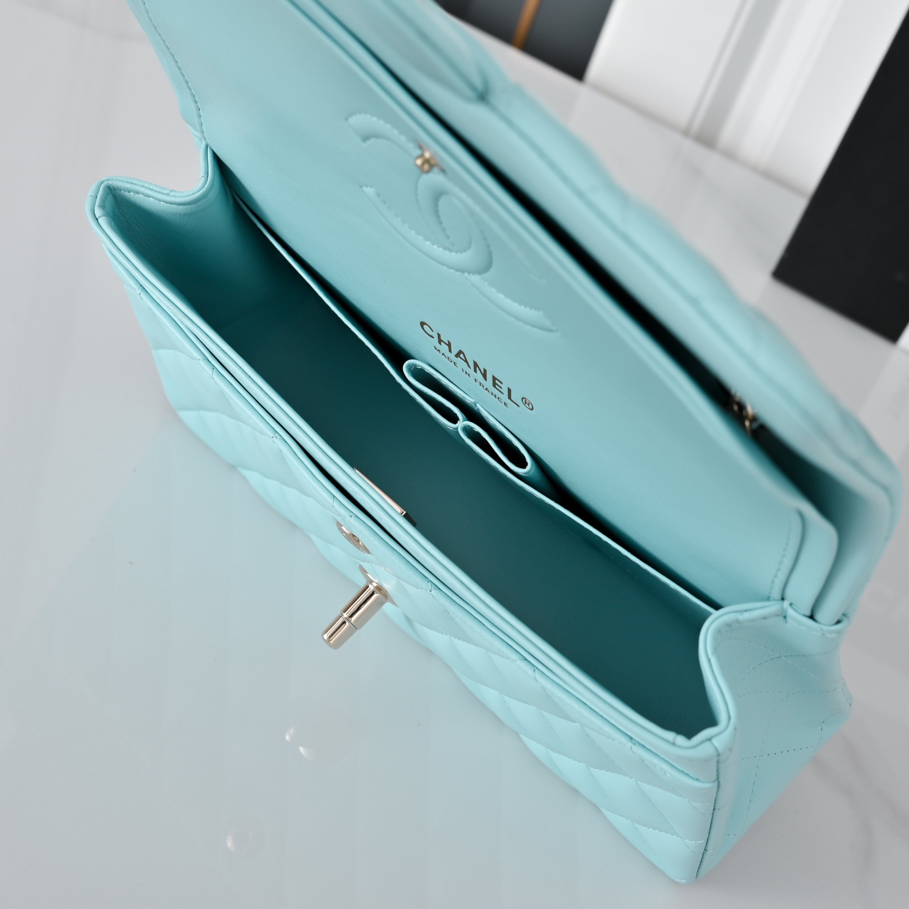 Chanel Classic Flap handbag Sky blue lambskin with light gold hardware A01113 23x14.5x6cm