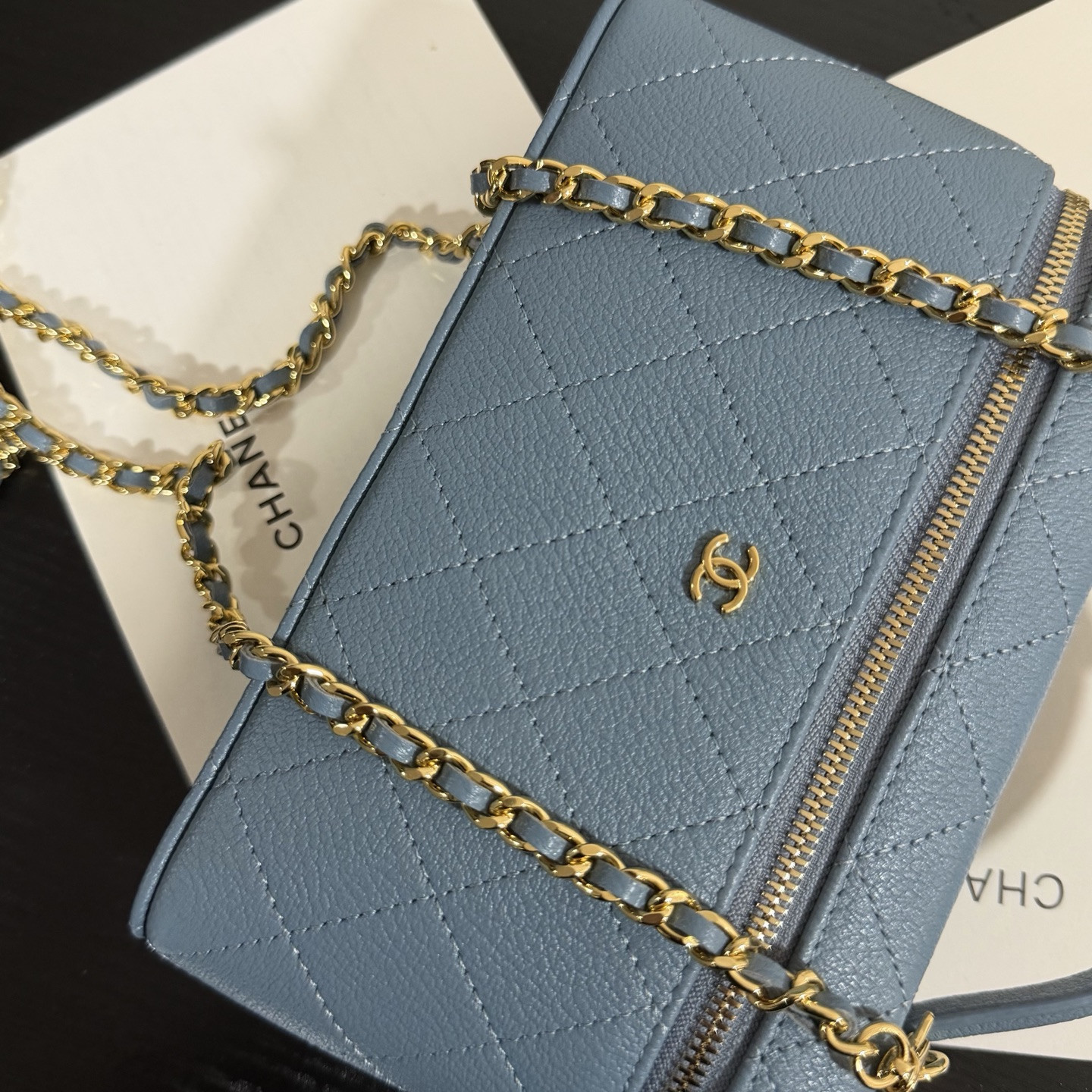 CHANEL Classic Vanity with chain Handbag 17x19.5x5cm
