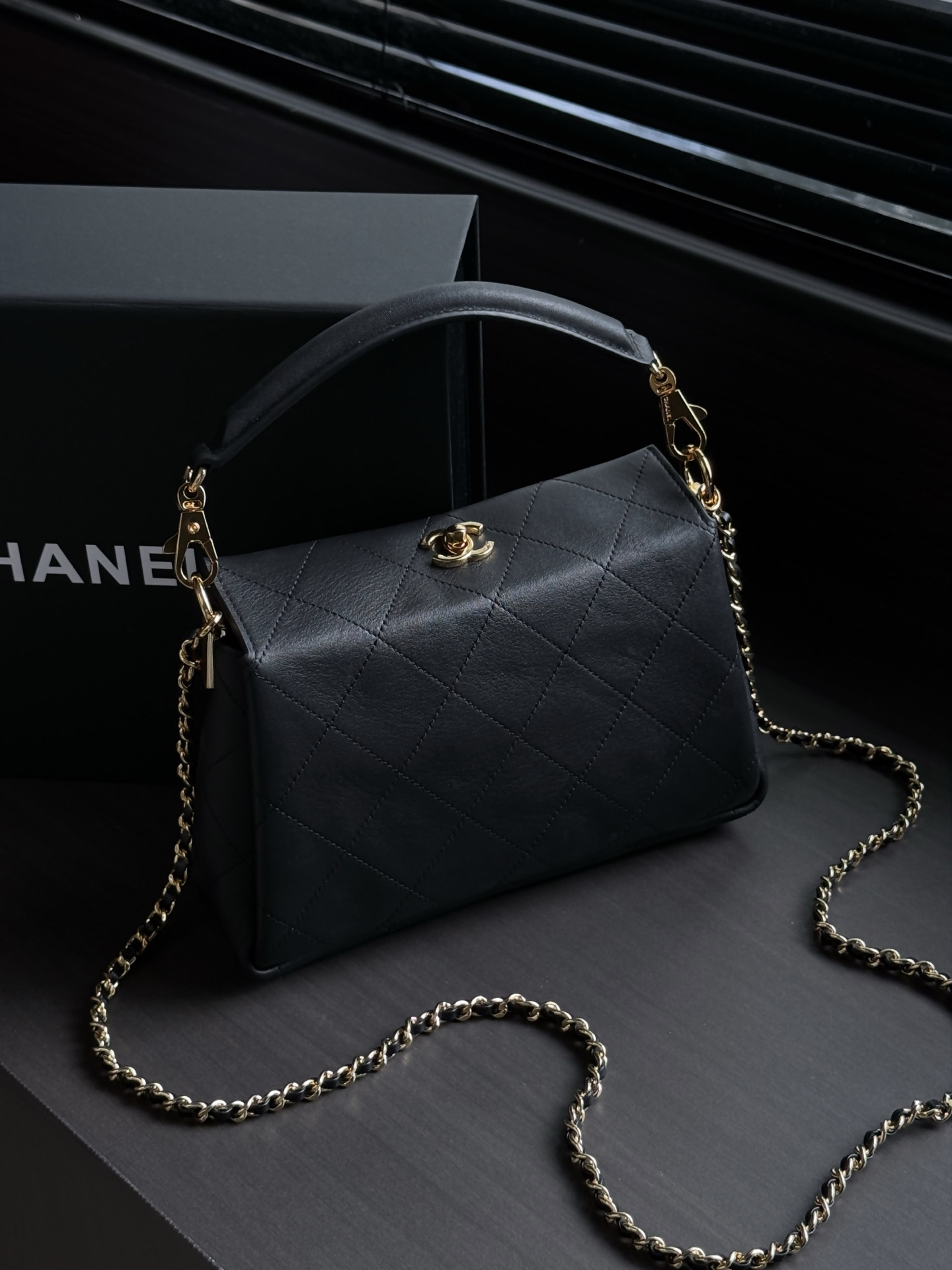 Chanel Hobo Bag AS6255 16x23x8cm