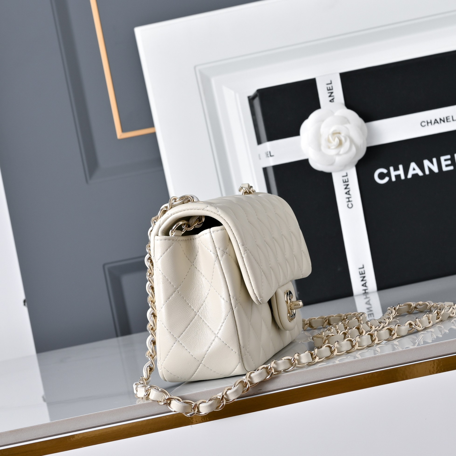 Chanel Mini Flap Bag 20x12x6.5cm