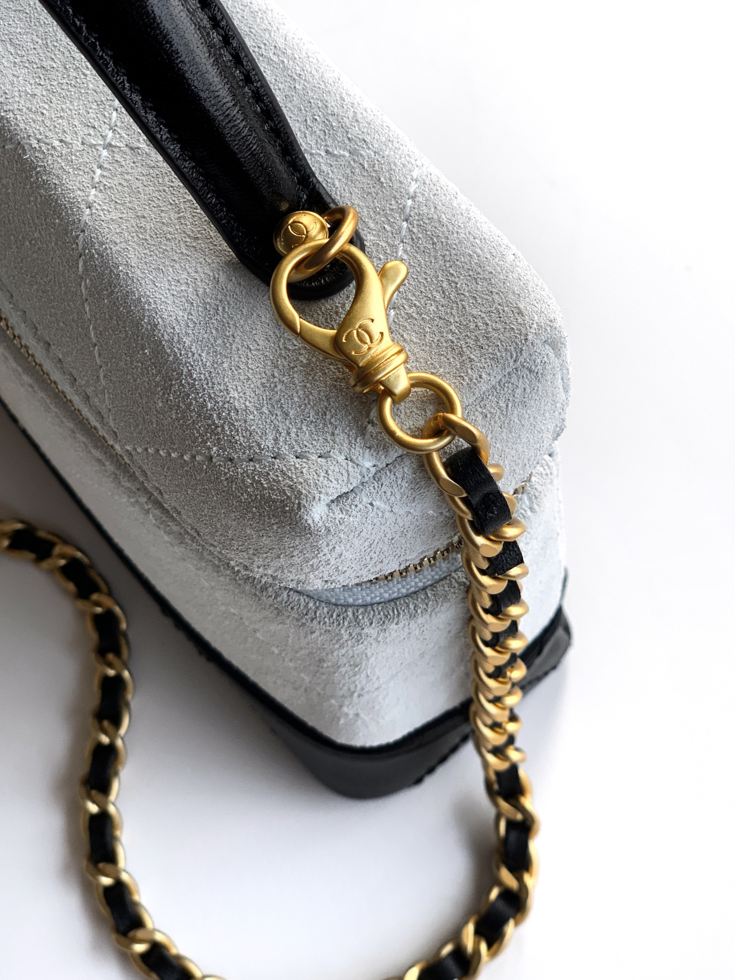 Chanel Vanity with Chain AP5186 17x19.5x5cm