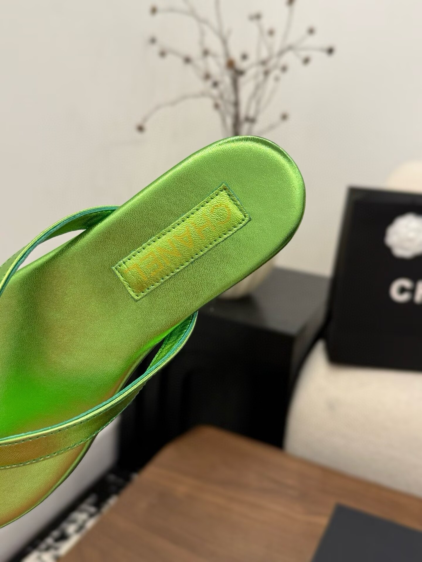 UA Chanel Slides