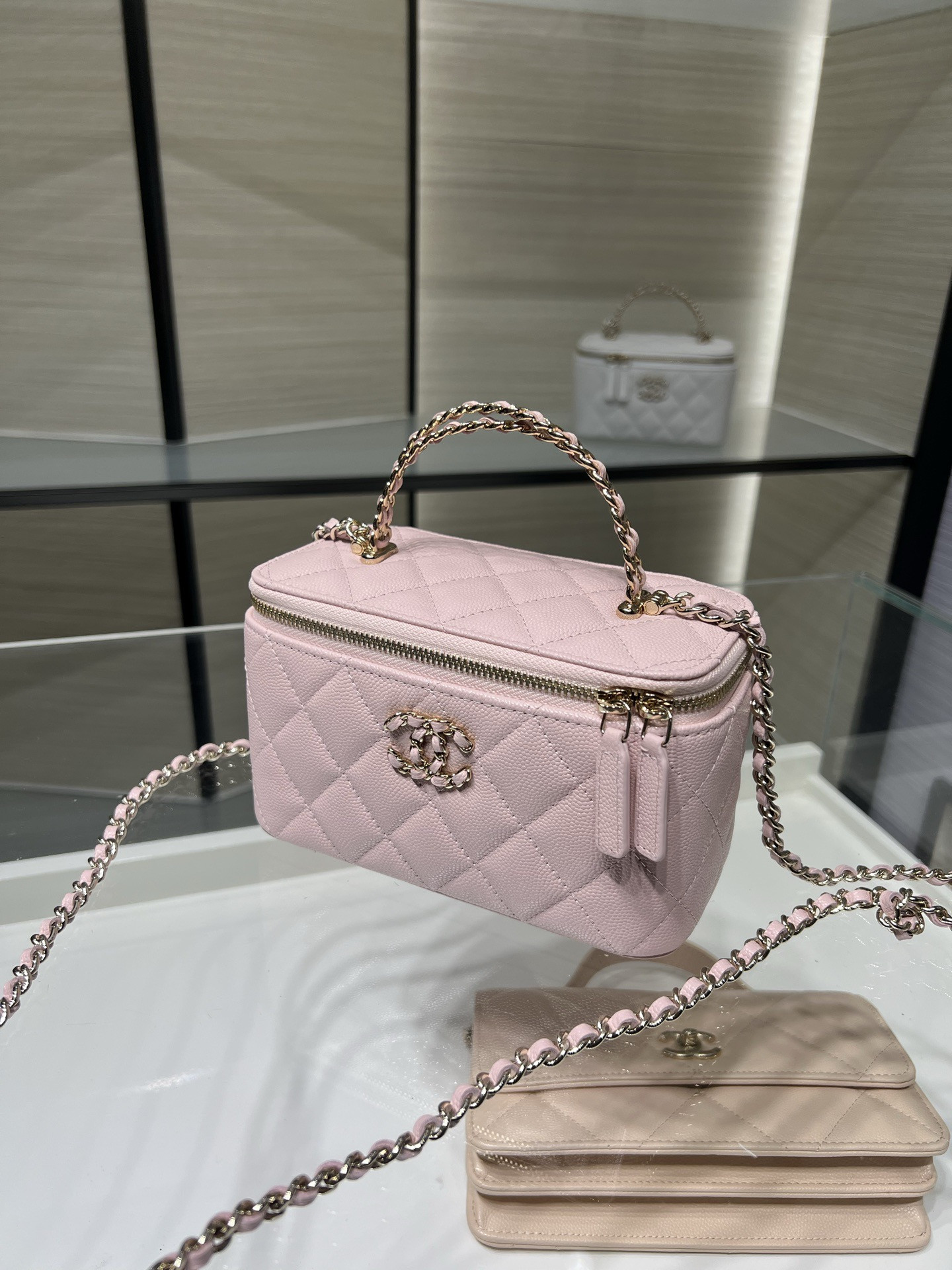 CHANEL Vanity With Chain AP5182 9.5x17x8cm