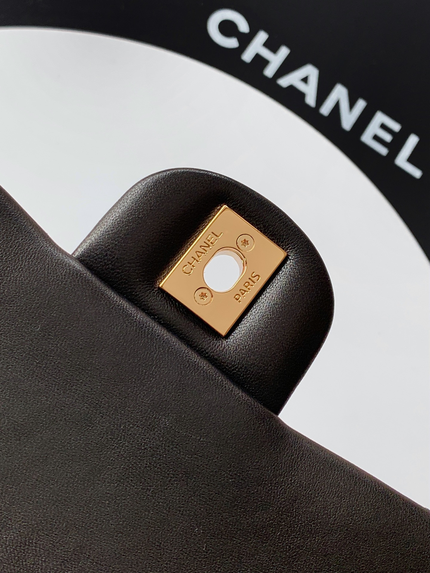 Chanel Flap Handbag 25.5x15.5x6.5cm