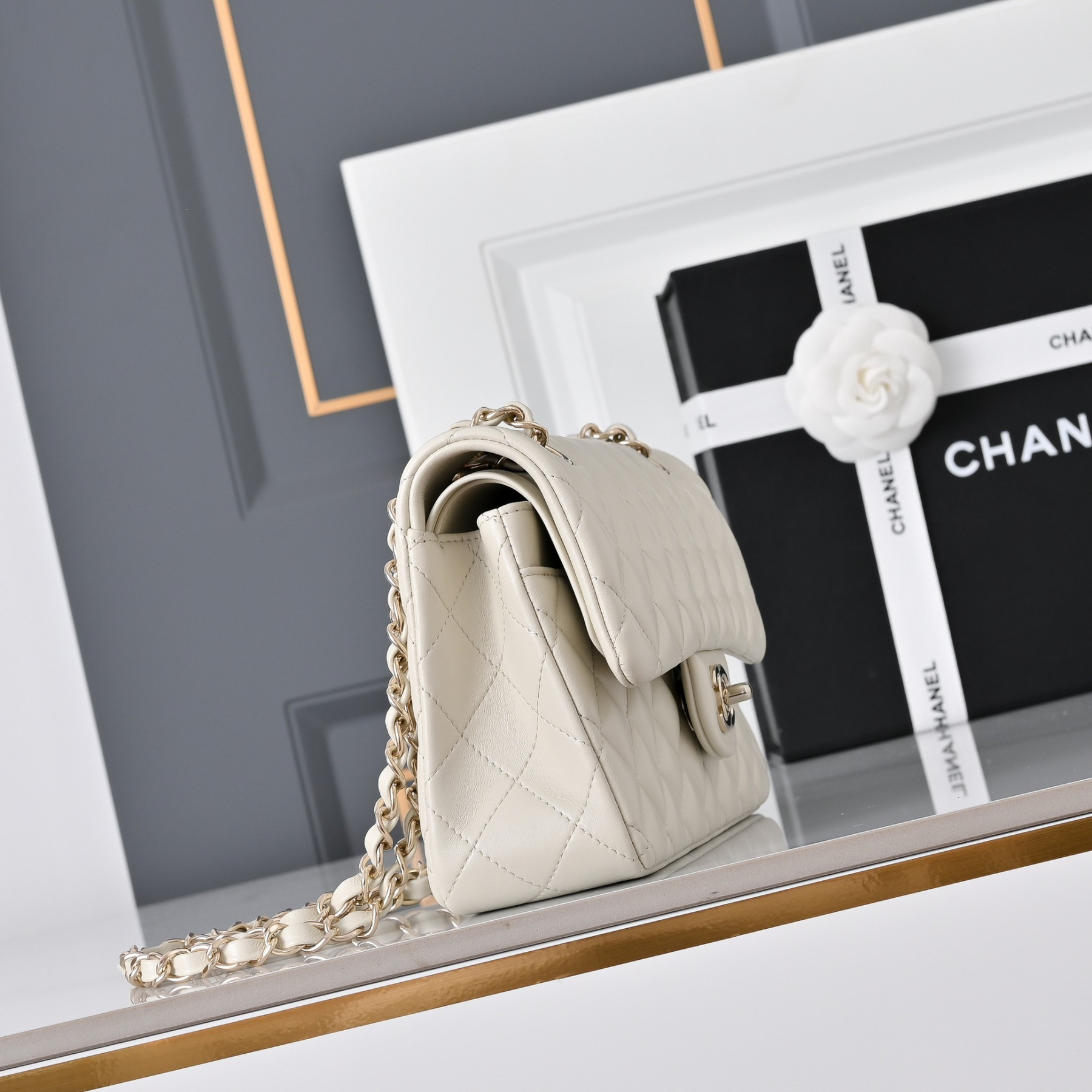 Chanel Classic Flap handbag Milky tea with light gold hardware A01113 23x14.5x6cm