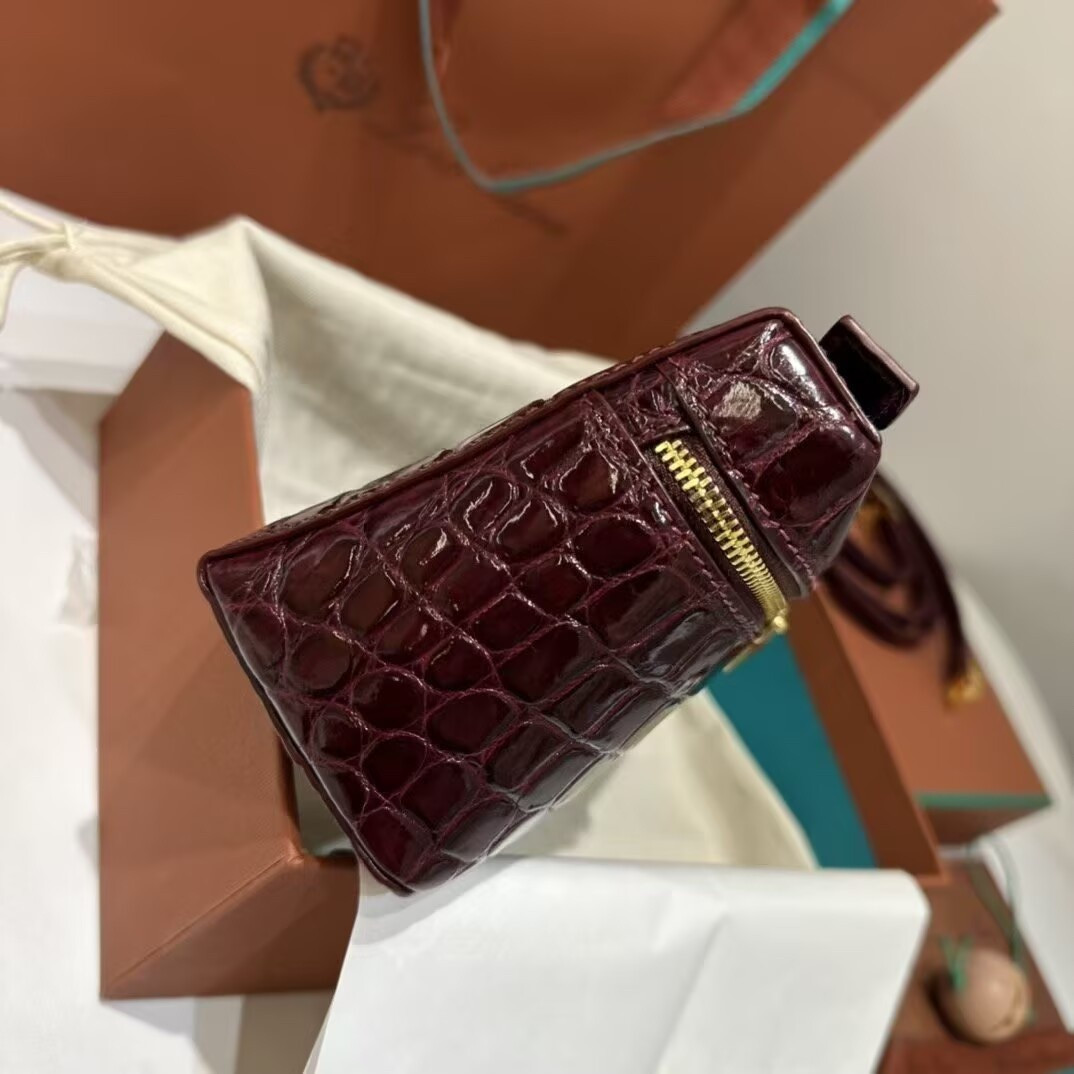 Loro Piana Extra Pocket L19 11 x 19 x 6.5 cm