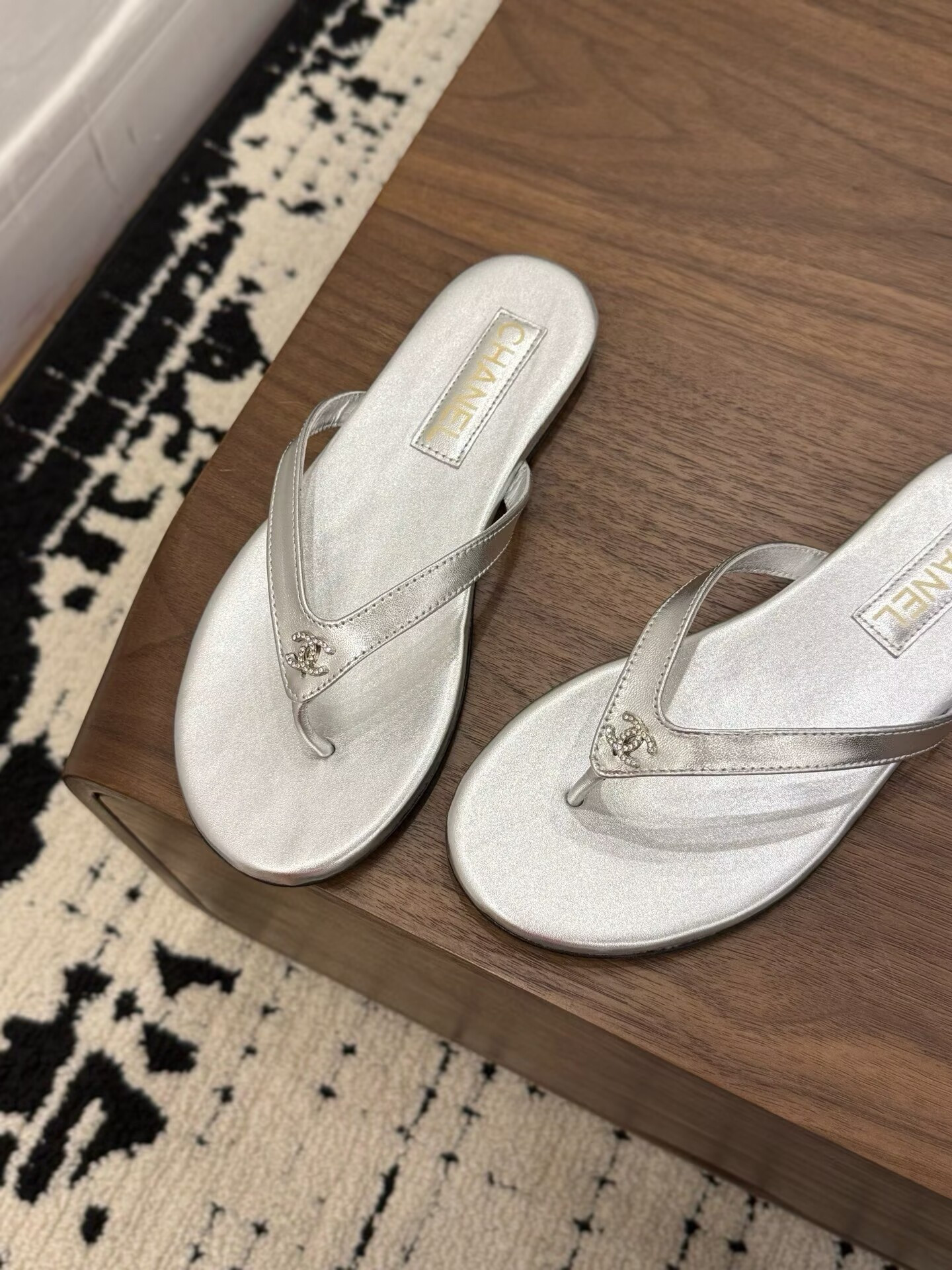 UA Chanel Slides