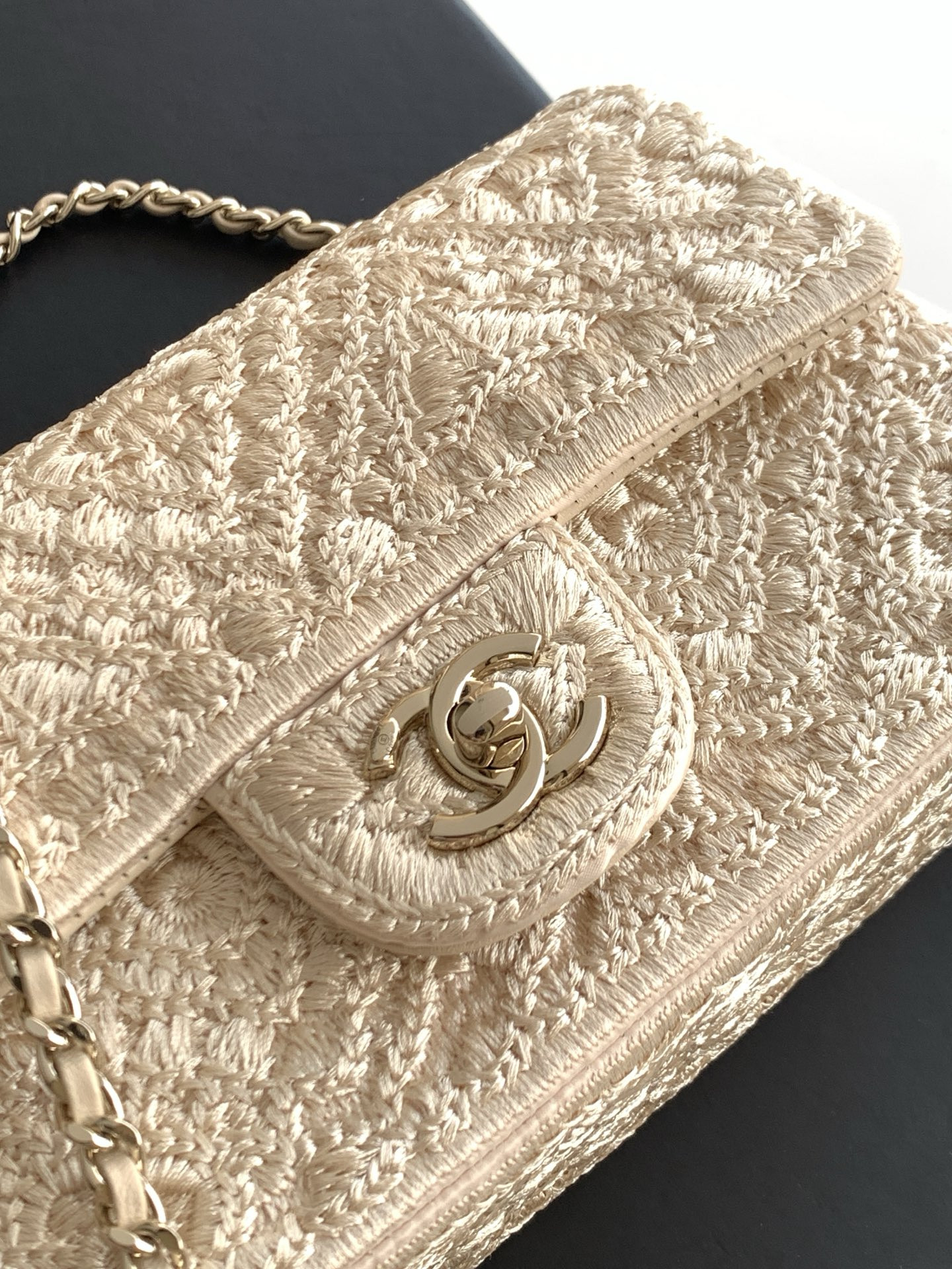 Chanel Flap Bag AS4561 14x21x8cm