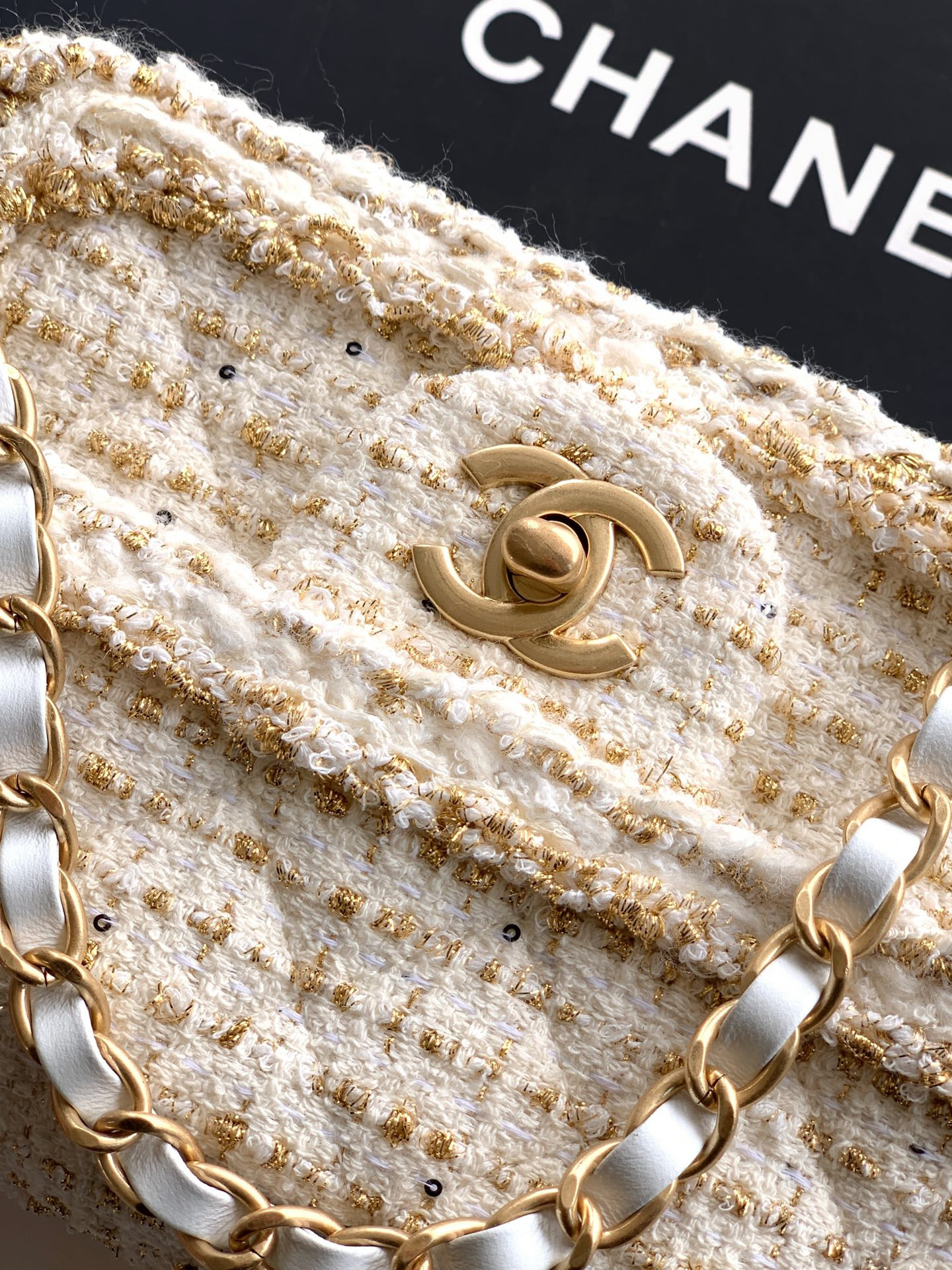 Chanel Mini Flap Bag 20x12x6cm