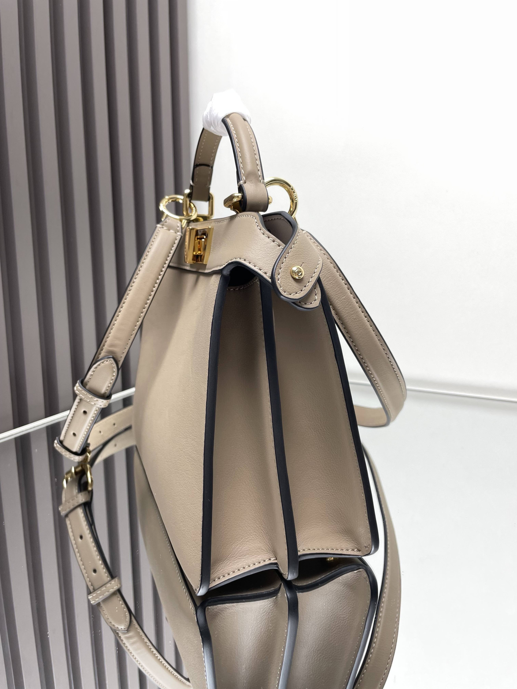 Fendi Small Peekaboo ISeeU 27x21x11cm