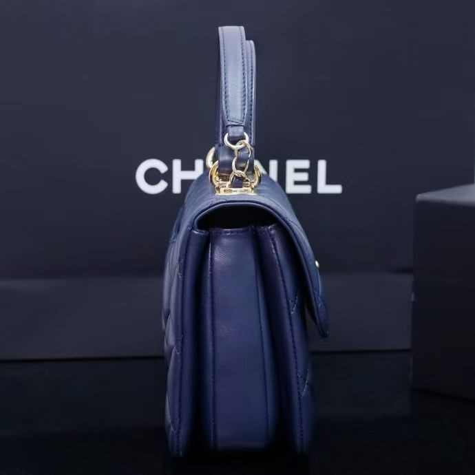 CHANEL FLAP BAG WITH TOP HANDLE 17x25x12cm