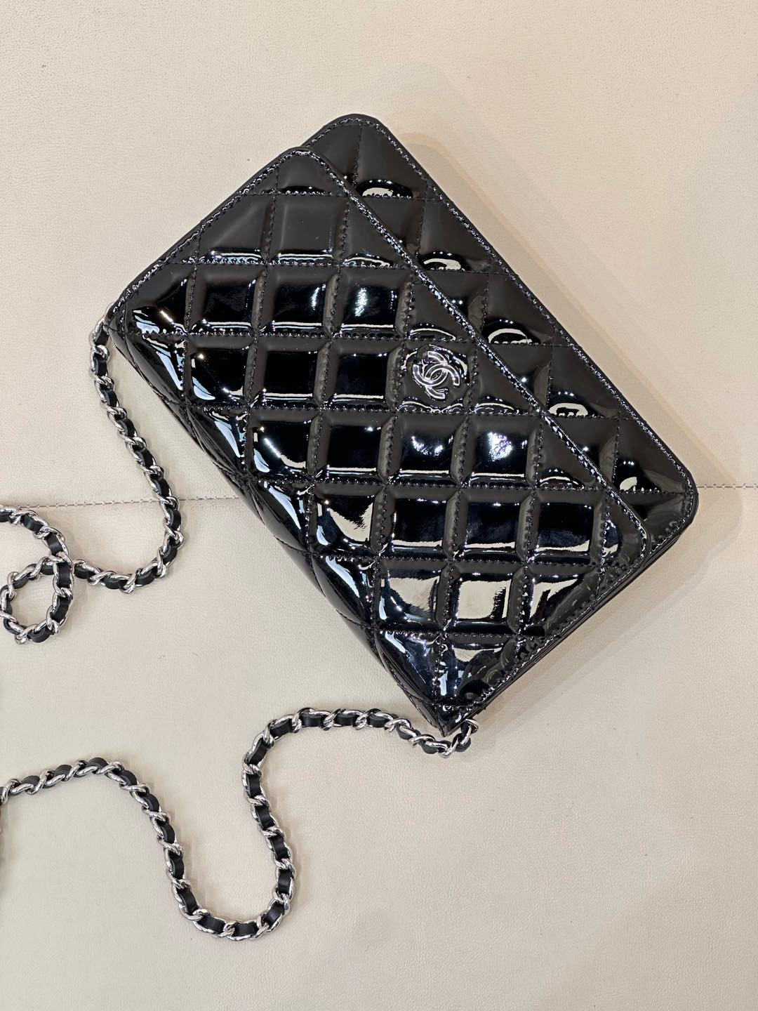 CHANEL WOC CLASSIC WALLET ON CHAIN 13x19x3cm