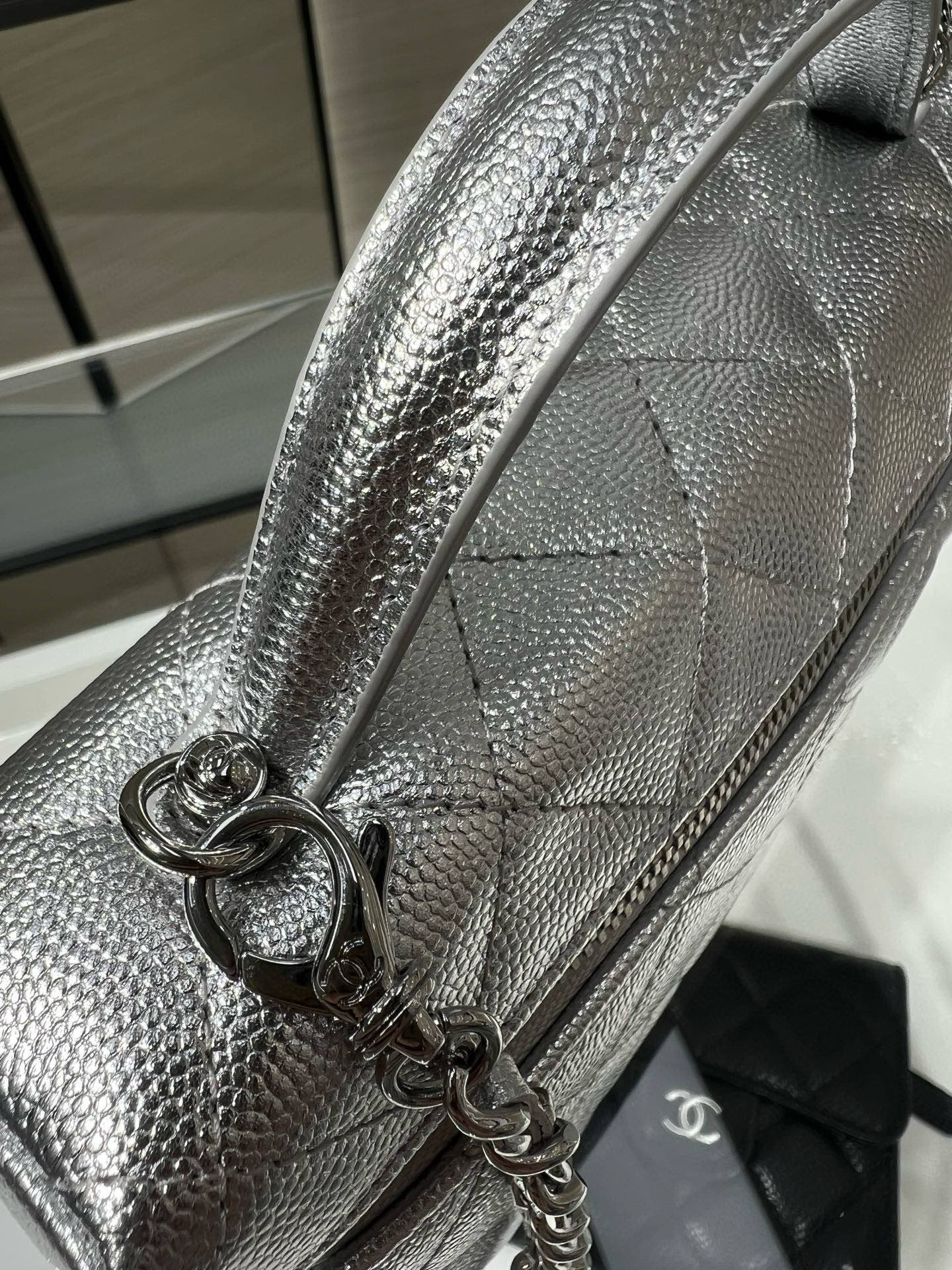 CHANEL Classic Vanity with chain Handbag AP4385 17x19.5x5cm