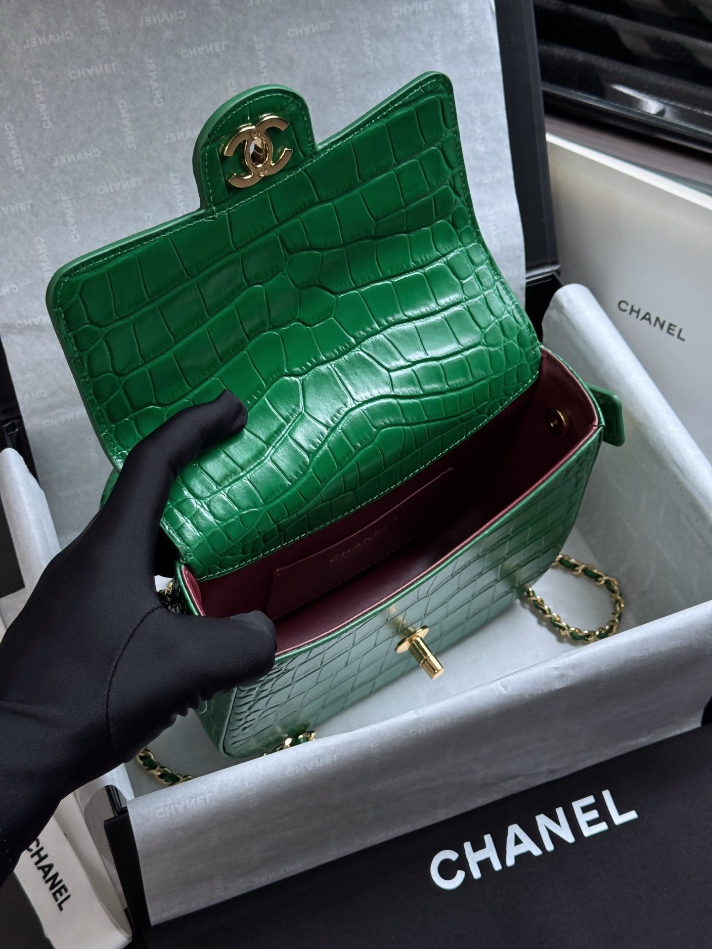 Chanel Mini Flap Bag With Handle AS6424 14.5x19.5x5cm