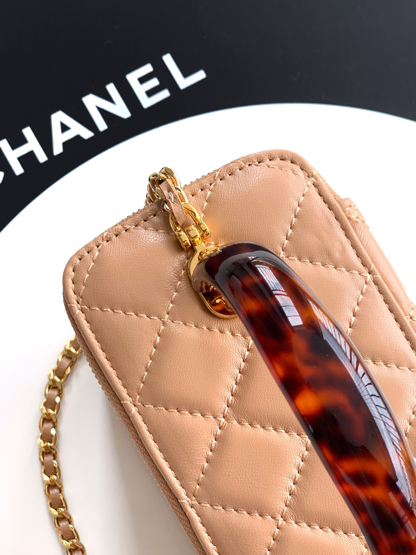 CHANEL Classic Vanity with chain Handbag 17x9.5x8cm