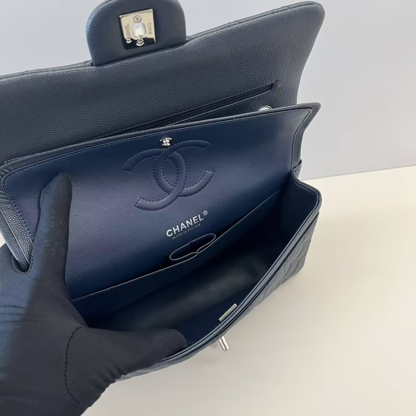 Chanel Classic Flap Bag 15x25.5x6cm
