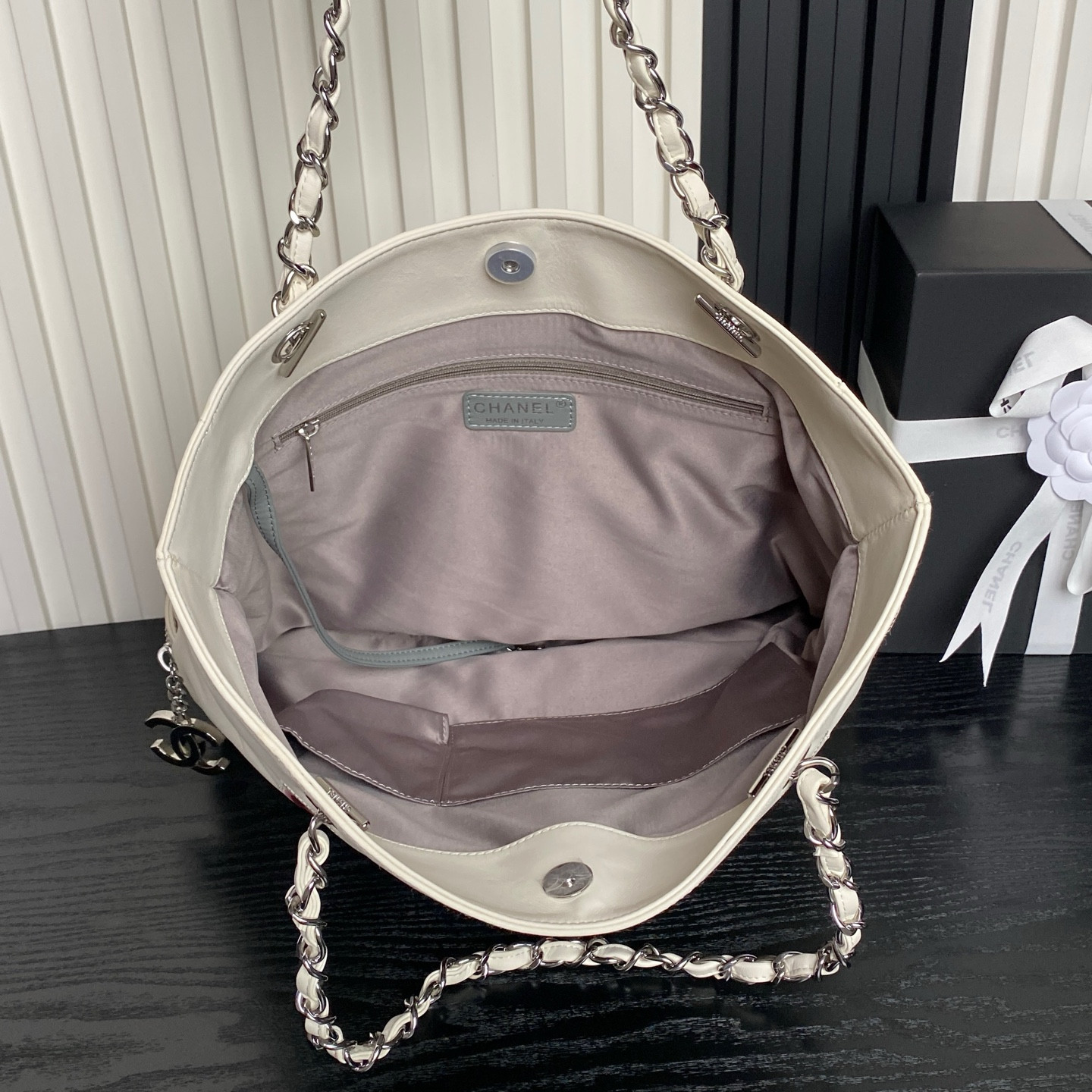 Chanel Vintage Graffiti Expandable Tote Bag AS9903 38x33cm