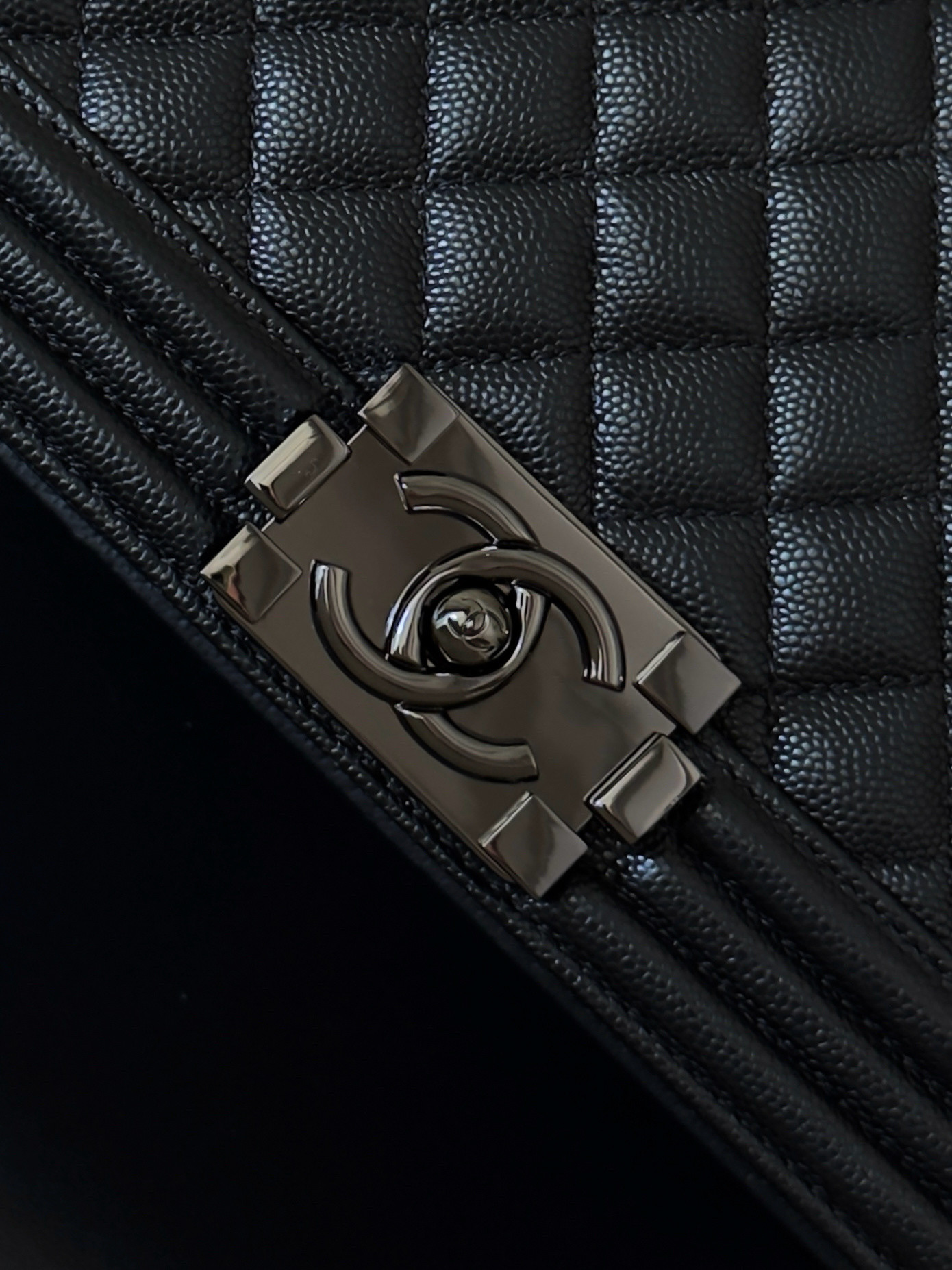 Chanel Boy Handbag 15x25x9cm