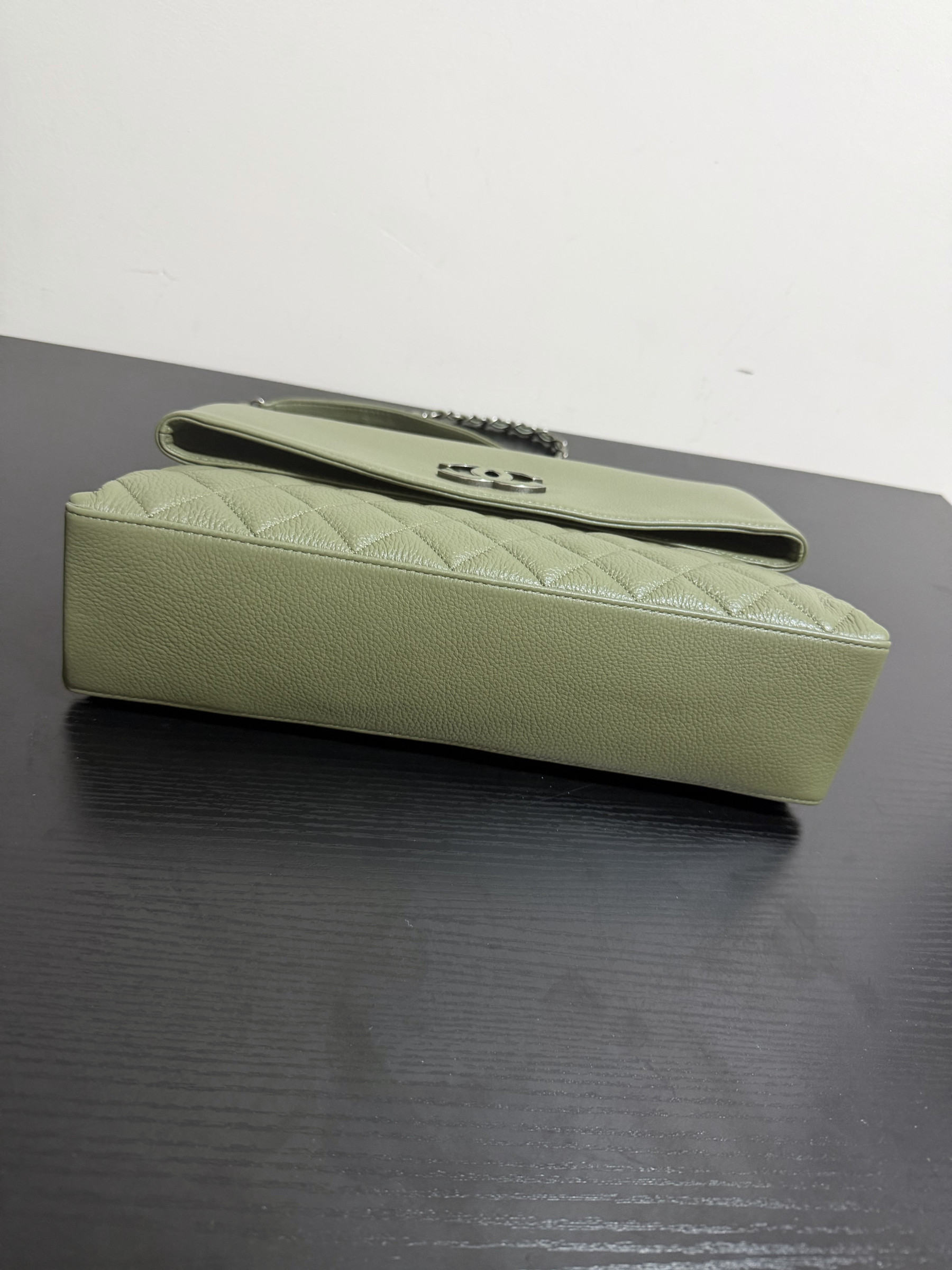 Chanel Hampton Flap Handbag AS7095 32x19x7.5cm