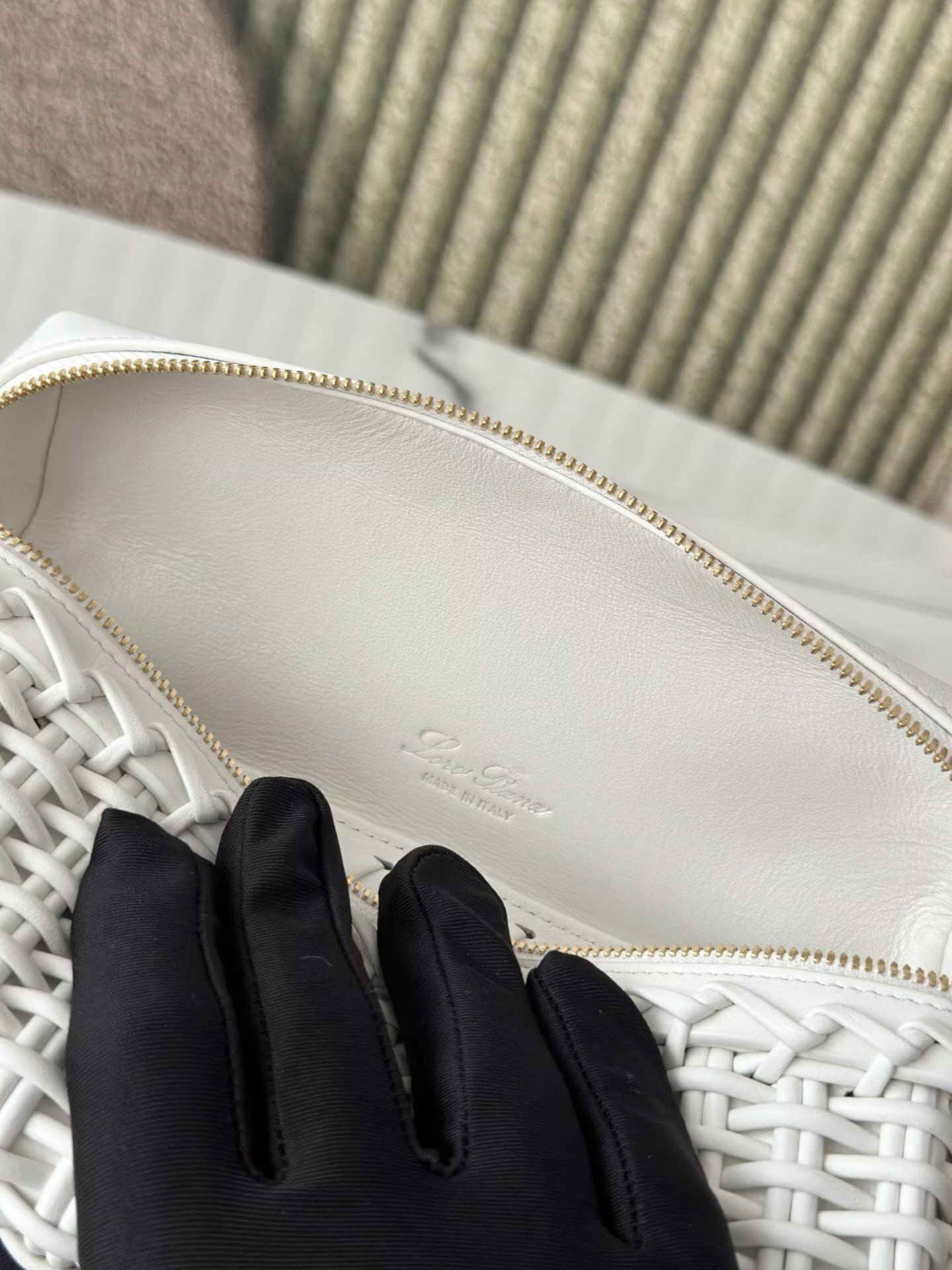 Loro Piana Extra Pocket L19 19 x 11.5 x 7cm