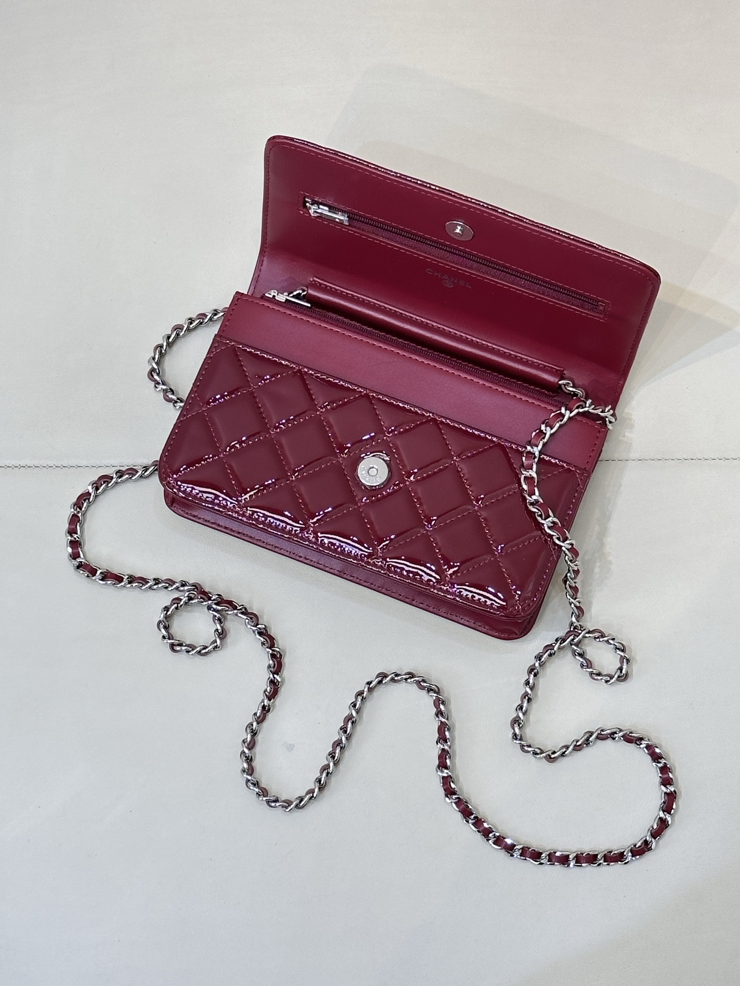 CHANEL WOC CLASSIC WALLET ON CHAIN 13x19cm