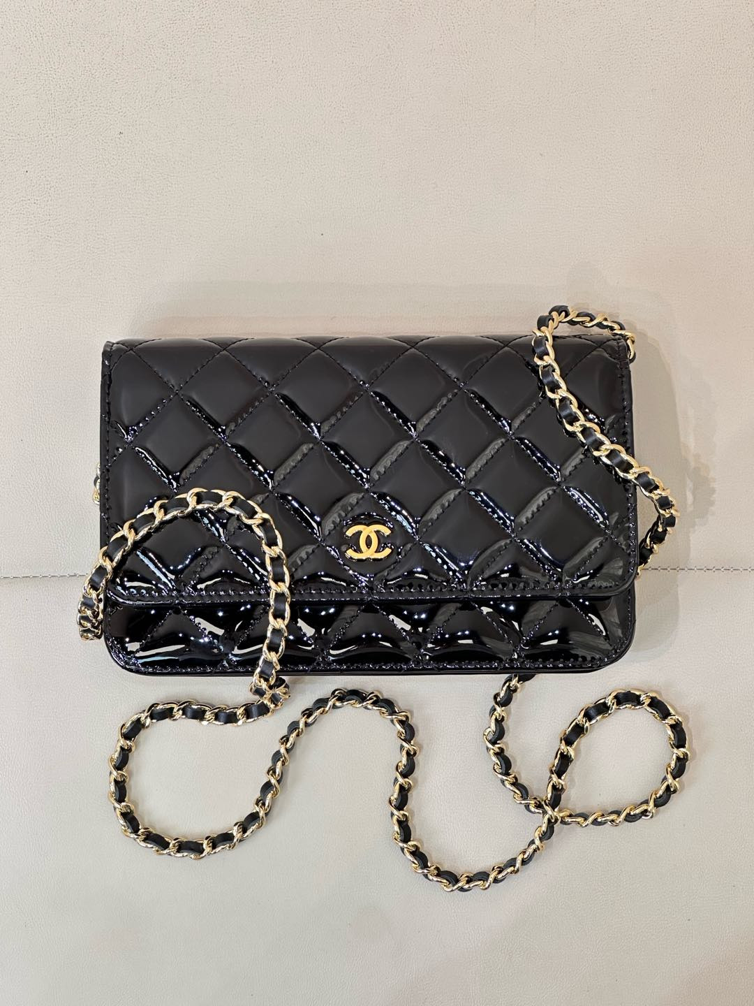 CHANEL WOC CLASSIC WALLET ON CHAIN 13x19x3cm