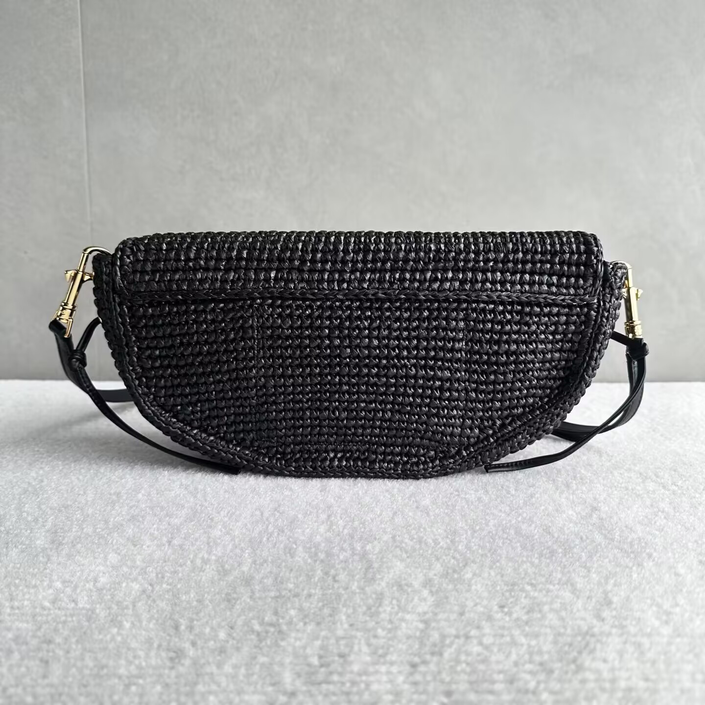 CELINE LITTLE HALFMOON SOFT TRIOMPHE IN Raffia 28.5x6x14cm