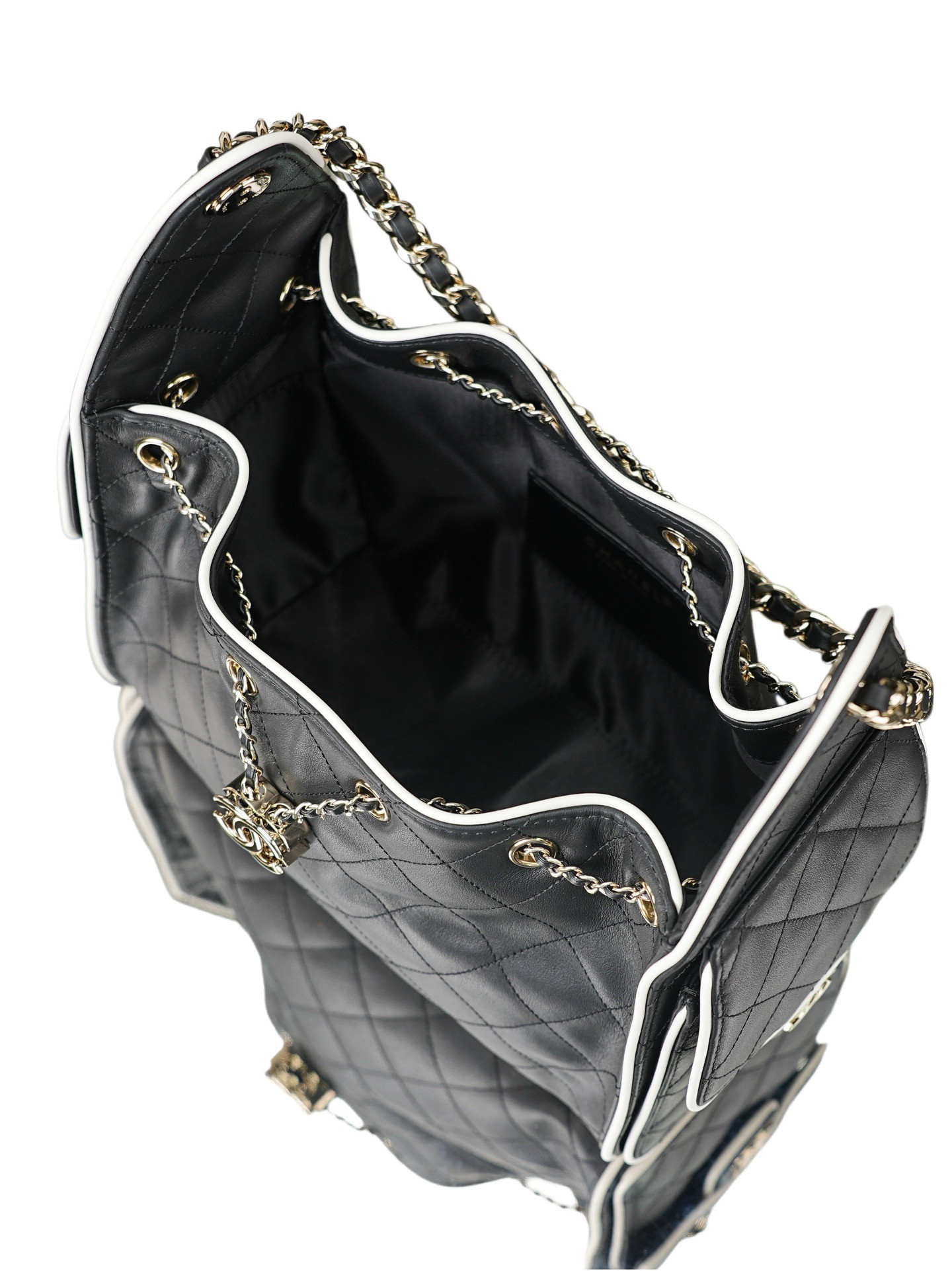 CHANEL 25C Bucket Bag 20x22x12.5cm